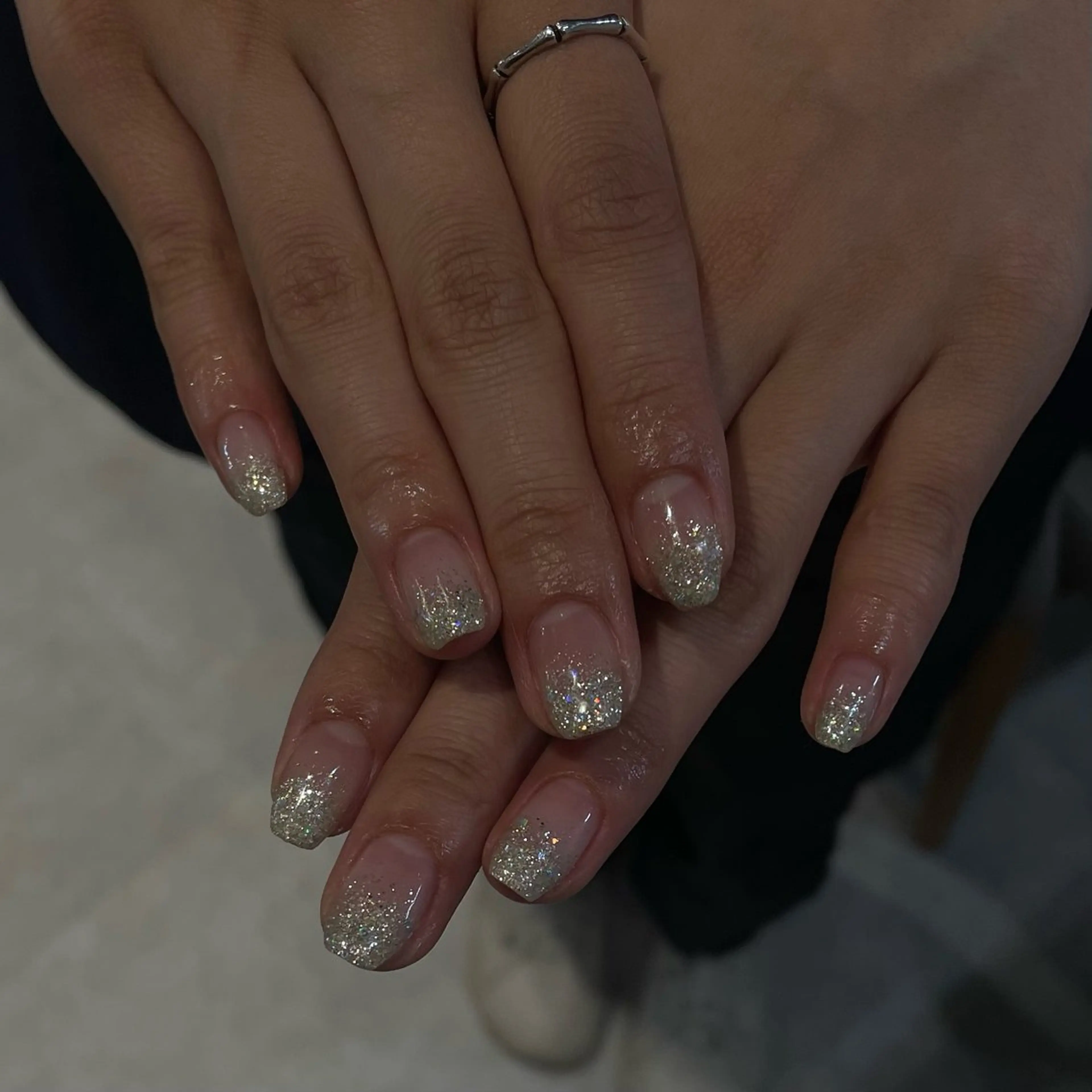 ネイル ハンドネイル 𝑟𝑖𝑠𝑎 🕯‎🤍のネイルデザイン