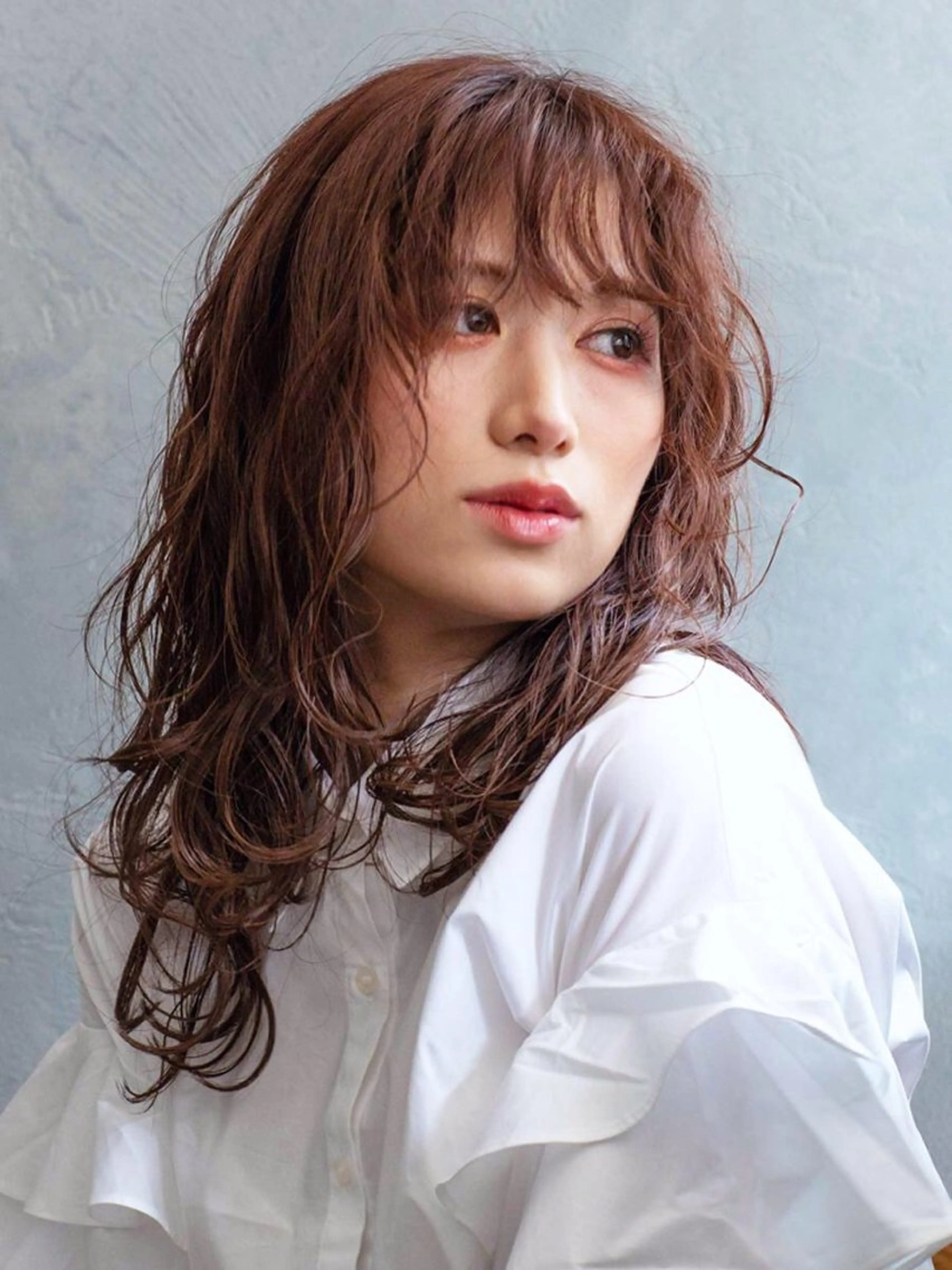 ロング カラー パーマ 透明感カラー ハイライトカラー 顔周りカット ハイライト 小顔カット 越谷の 髪質改善師✨のヘアスタイル