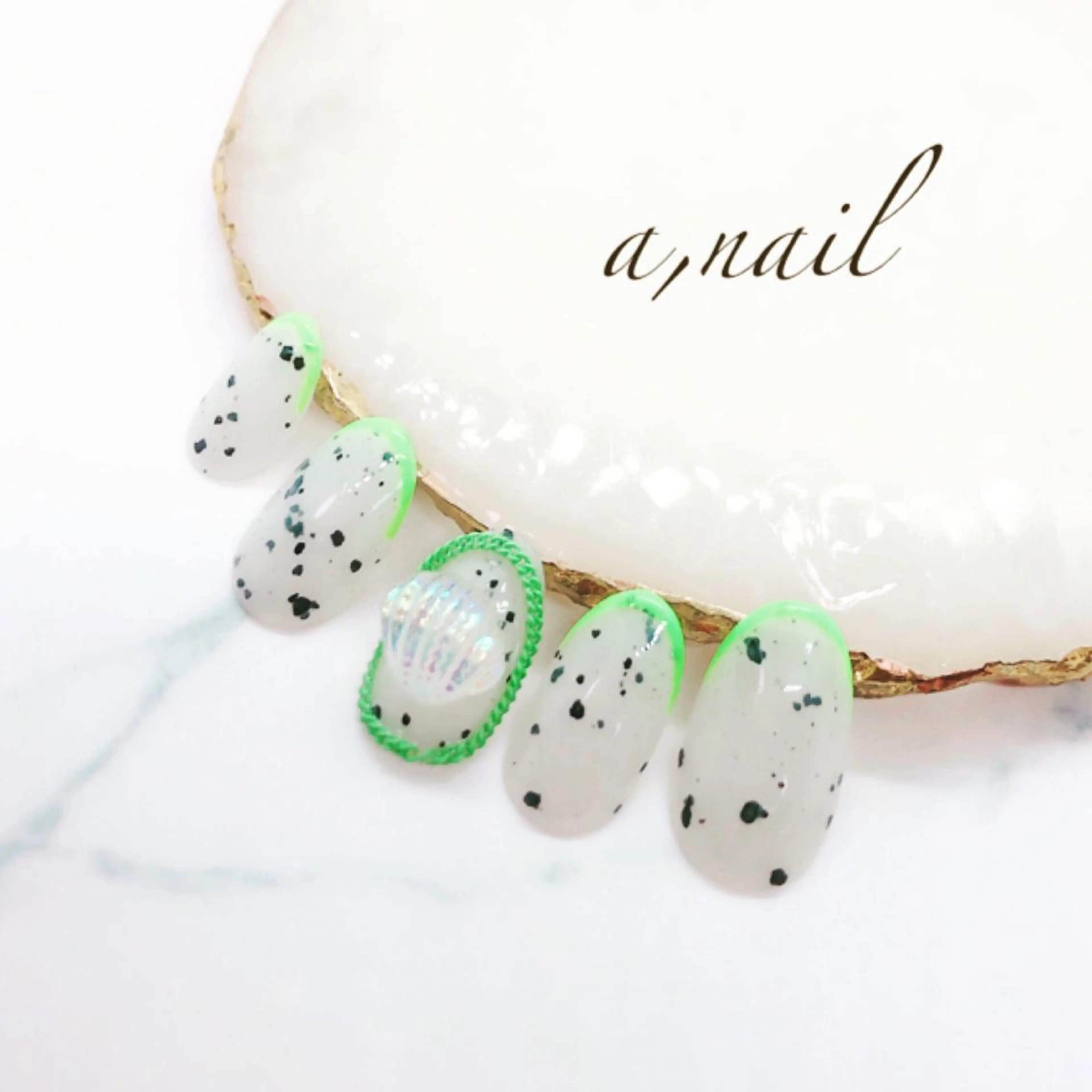 ネイル オーロラネイル フットネイル ジェルネイル グラデーション ワンカラーネイル ハンドネイル ネイルサロン エーネイルのネイルデザイン