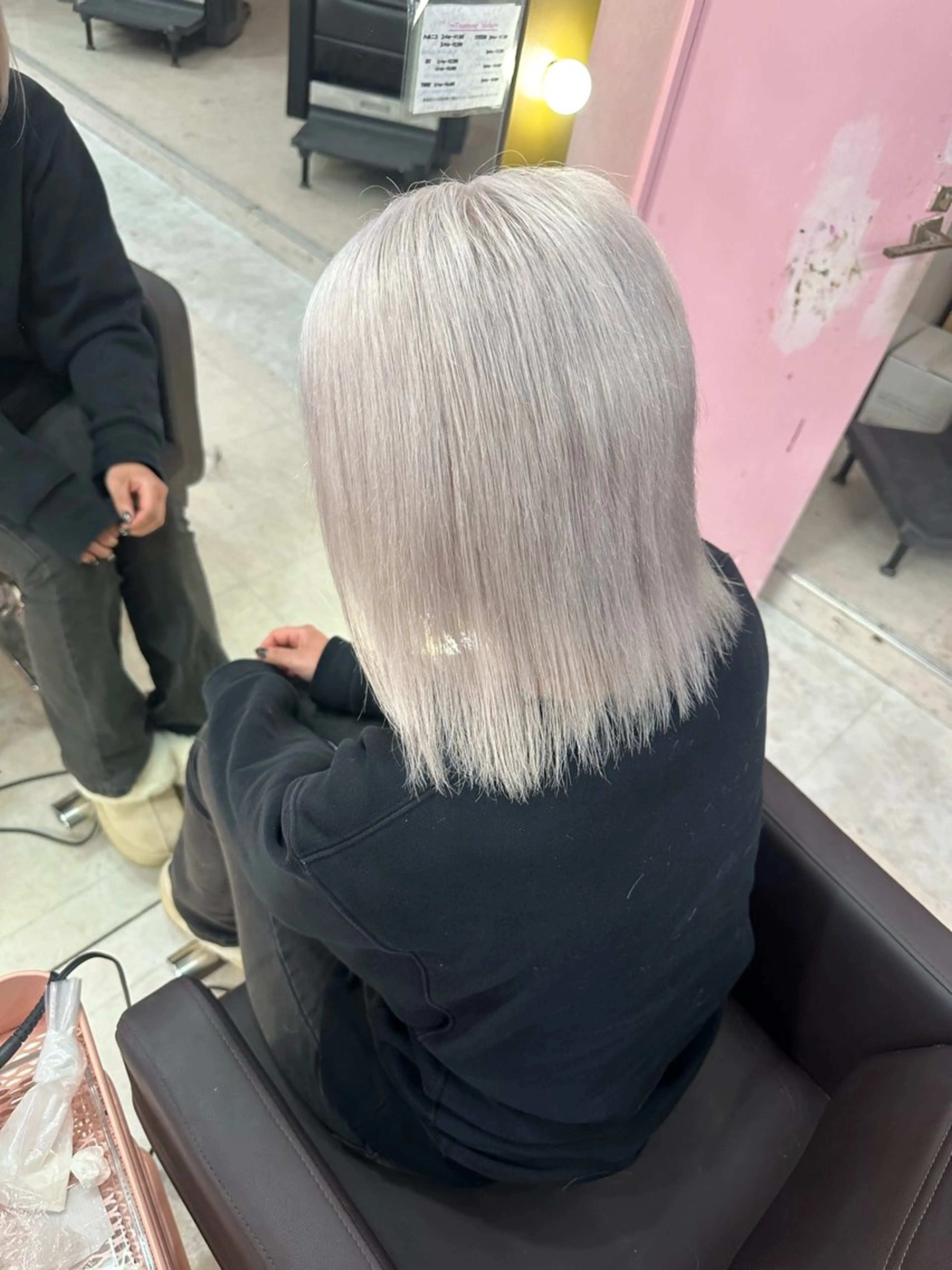 ミディアム カラー ヘアカラー トリートメント 🦋艶髪ハイトーン KOKI🦋のヘアスタイル