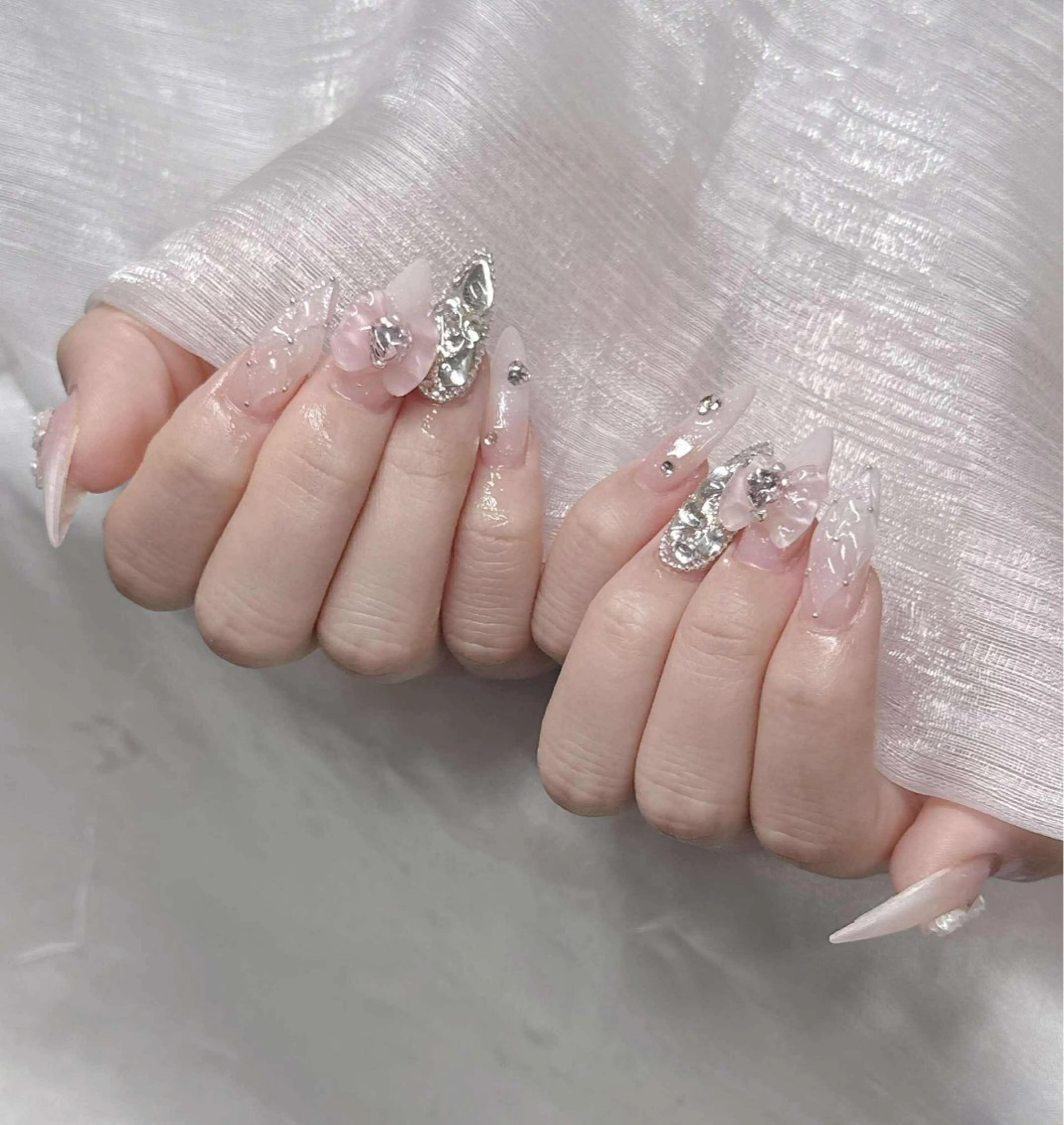 ネイル 長さ出し グラデーション 卒業式 キラキラネイル マグネットネイル ハンドネイル Lee Nailsのネイルデザイン