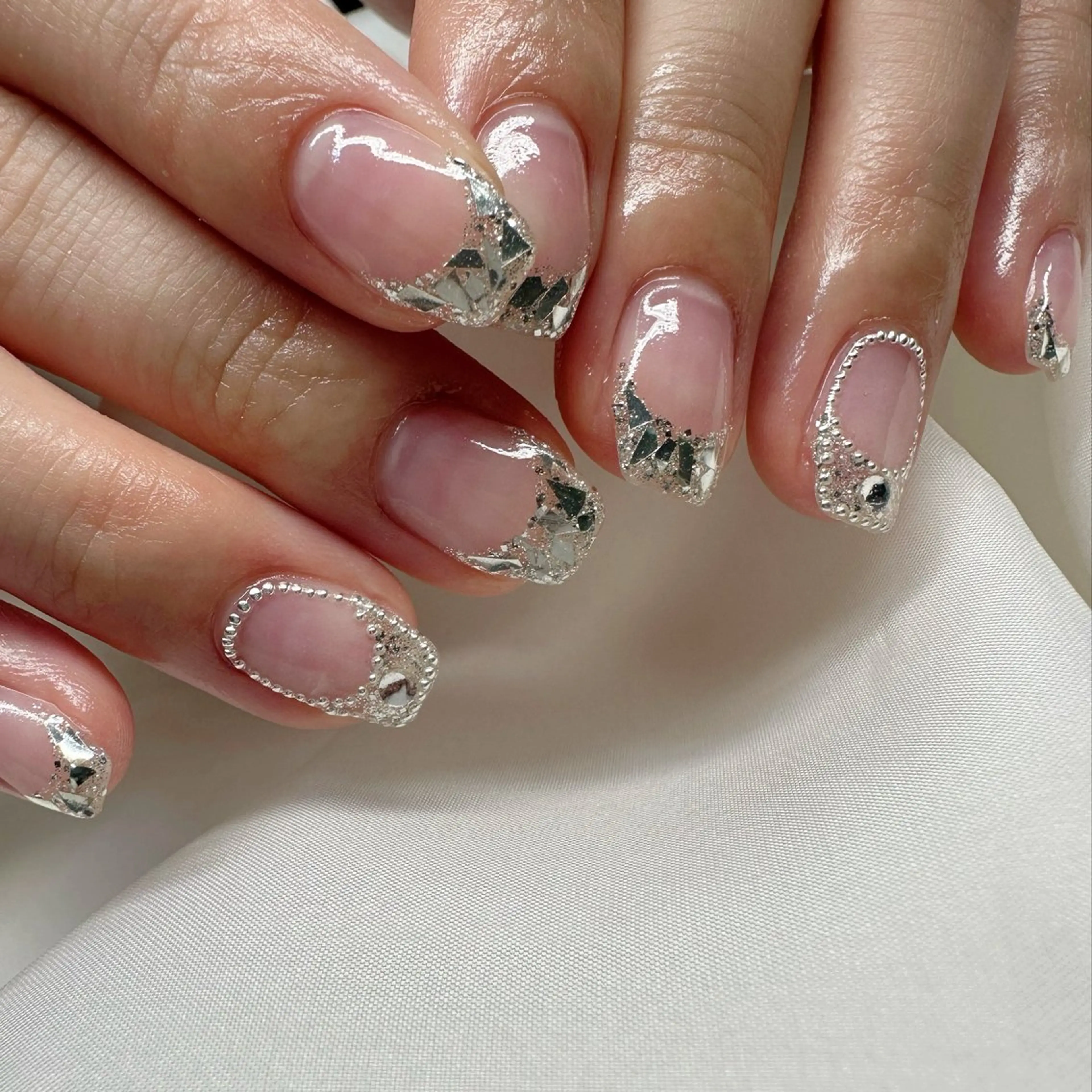 ネイル フレンチネイル ガラスフレンチ 氷ネイル・うるうるネイル キラキラネイル ラメ(グリッター) 🪞KAPE NAIL 🪞のネイルデザイン