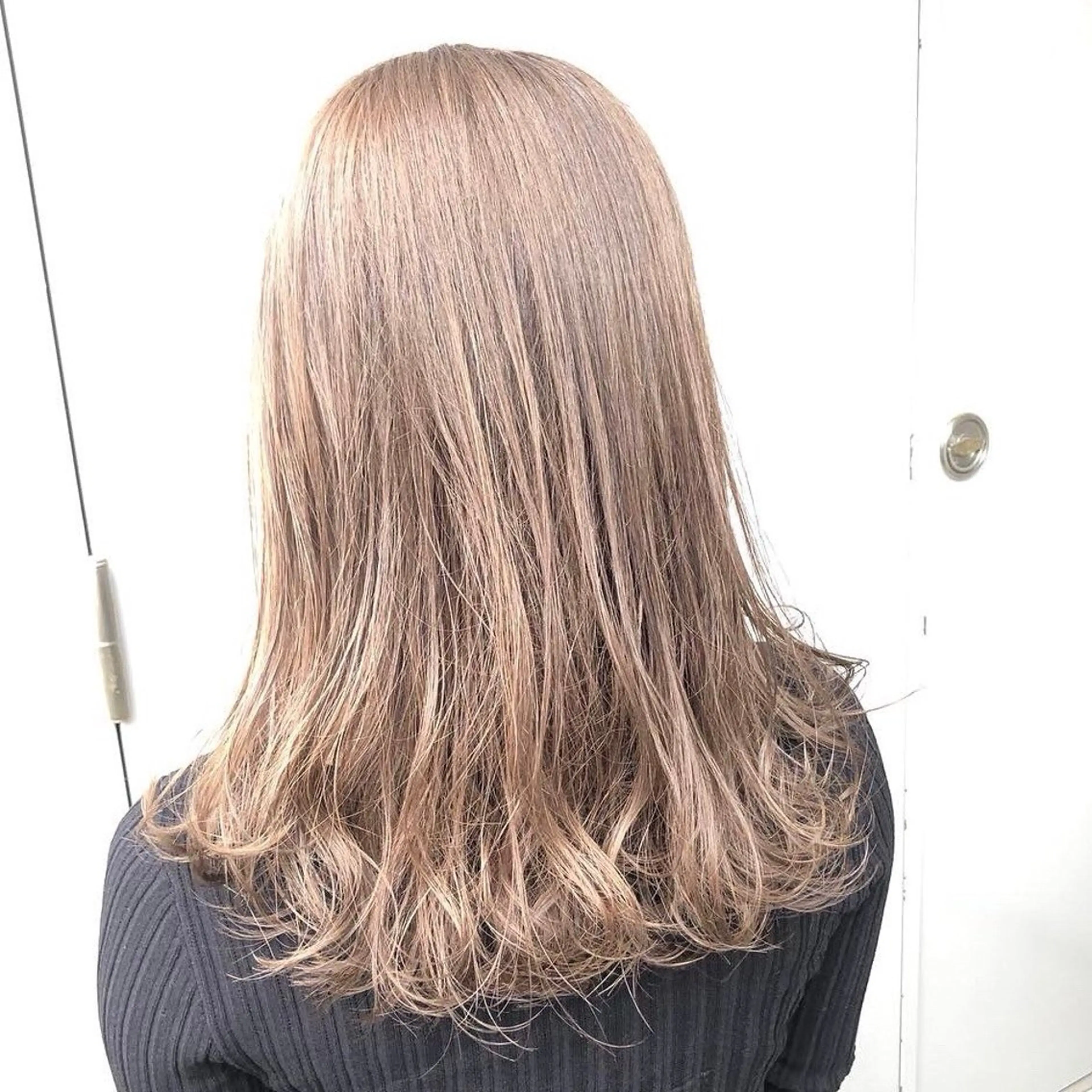 ロング 渋谷🥇透明感カラー 特化美容師のヘアスタイル