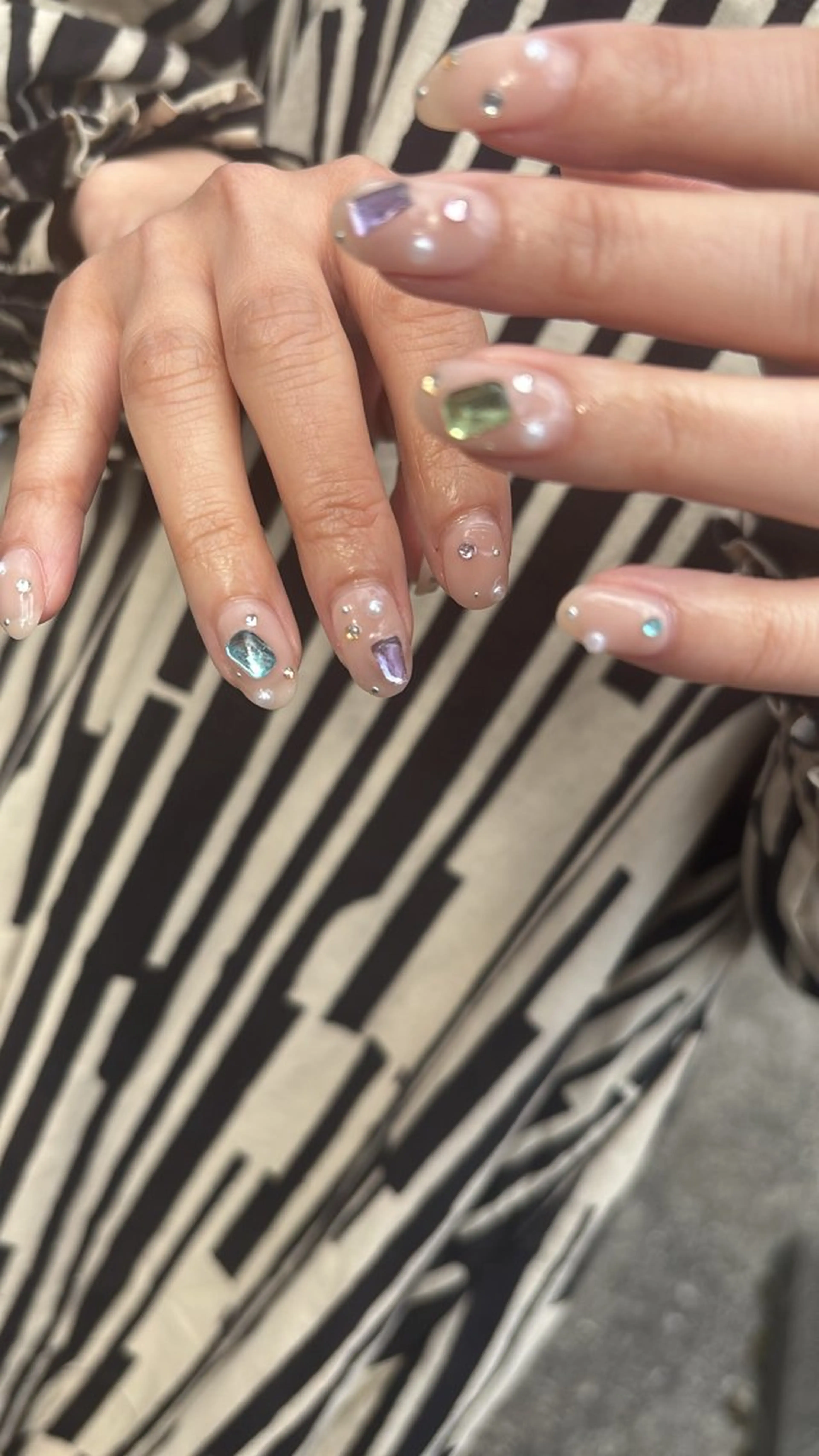 ネイル nailsalon hue所属・小山 羽奈のネイルデザイン