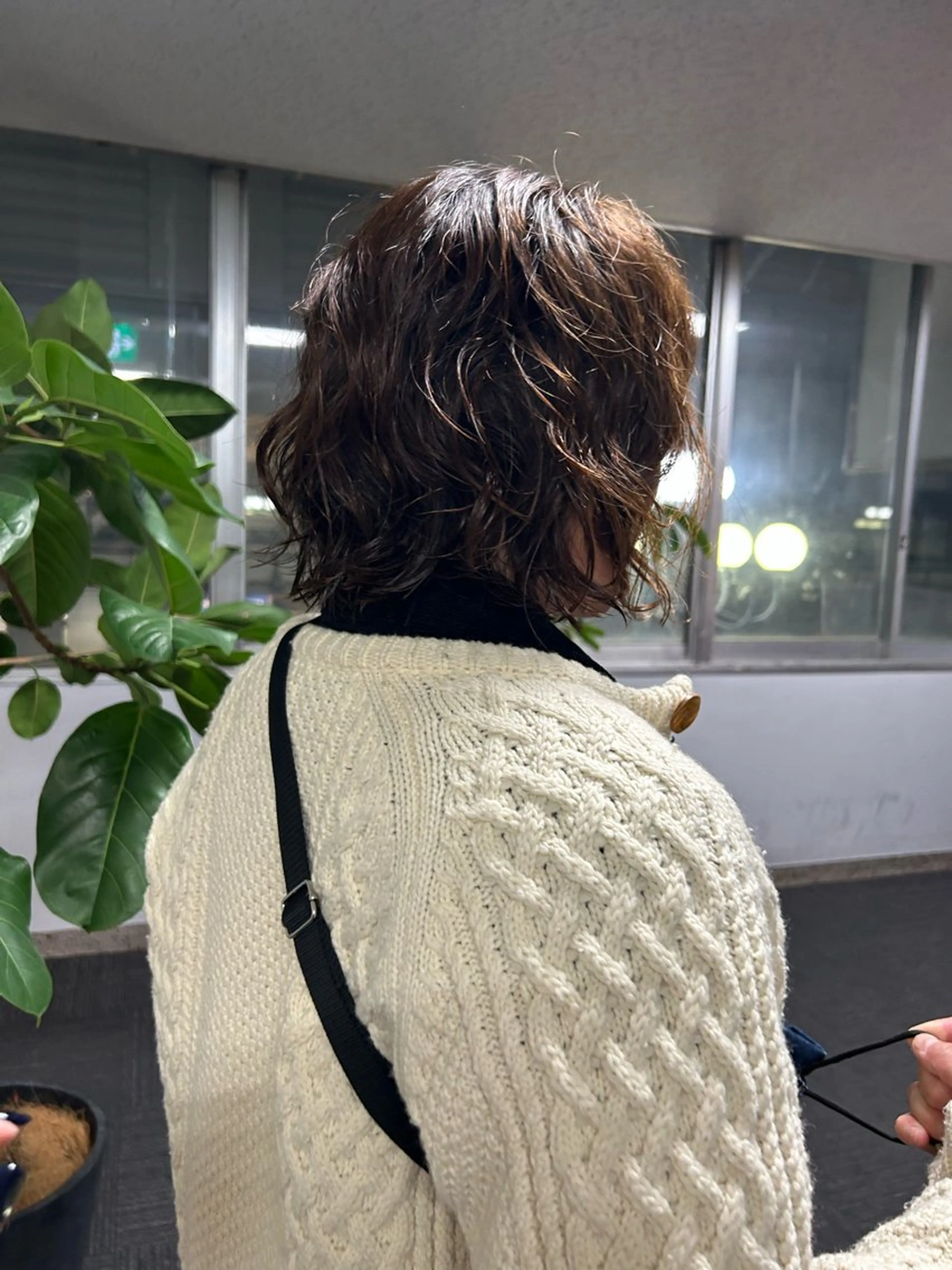 ミディアム ボブレイヤー ミディアムパーマ ボブ レイヤーカット カット パーマ 西岡 紗代のヘアスタイル