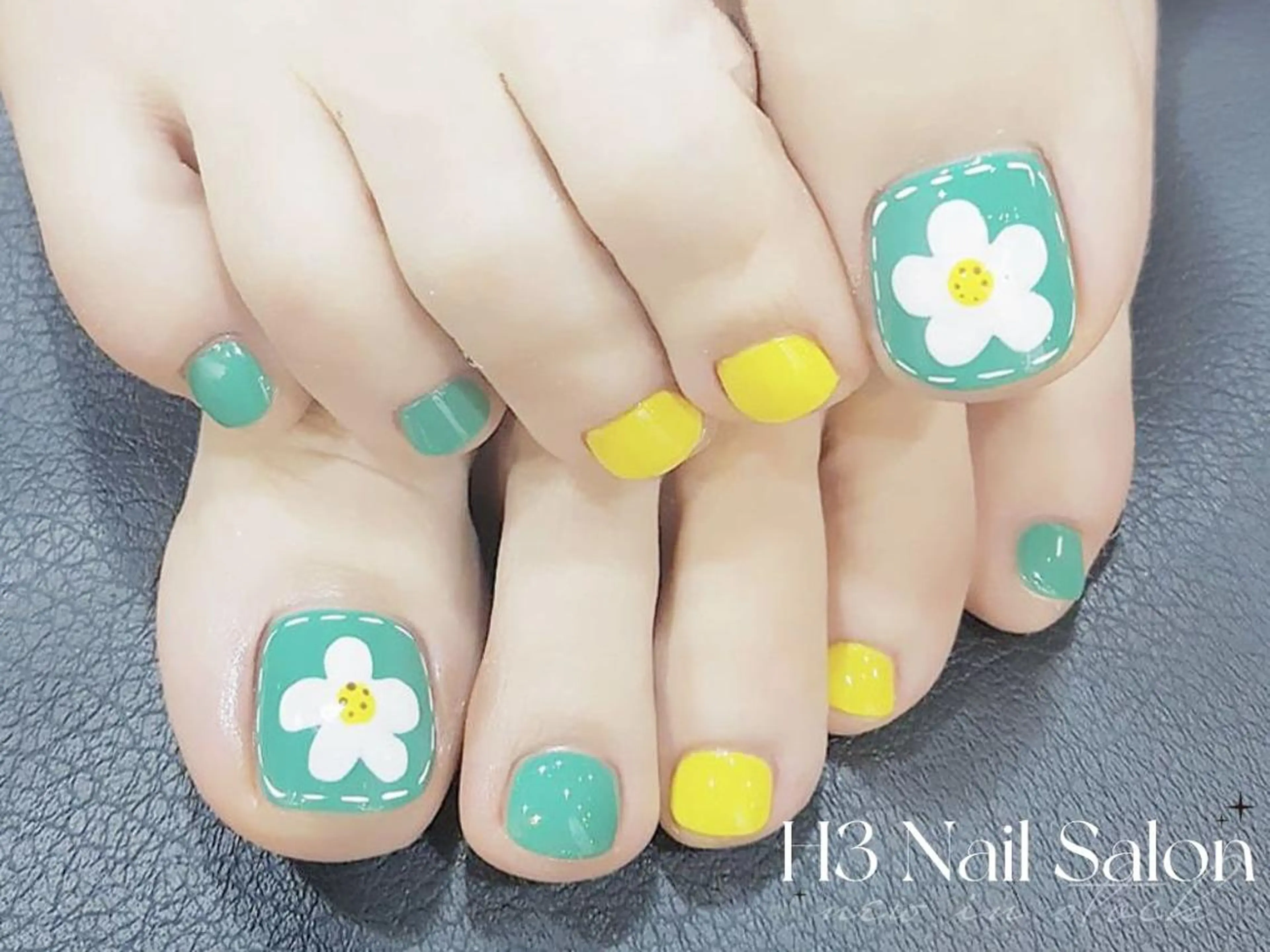 ネイル アートネイル ハート マグネットネイル フットネイル H3 ネイル サロンのネイルデザイン