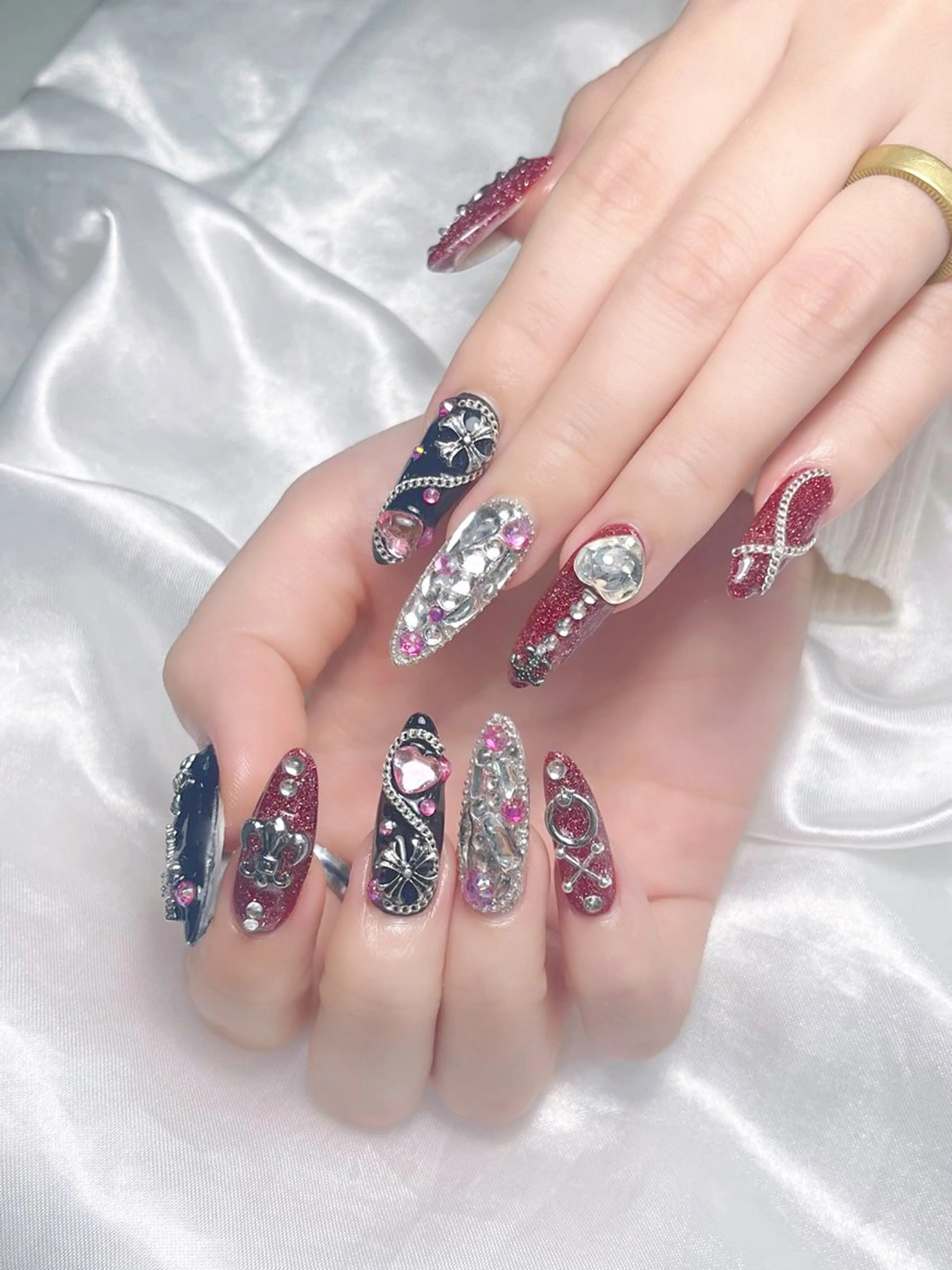 ネイル LEELA NAIL STUDIO所属・LEELA NAIL STUDIOのネイルデザイン