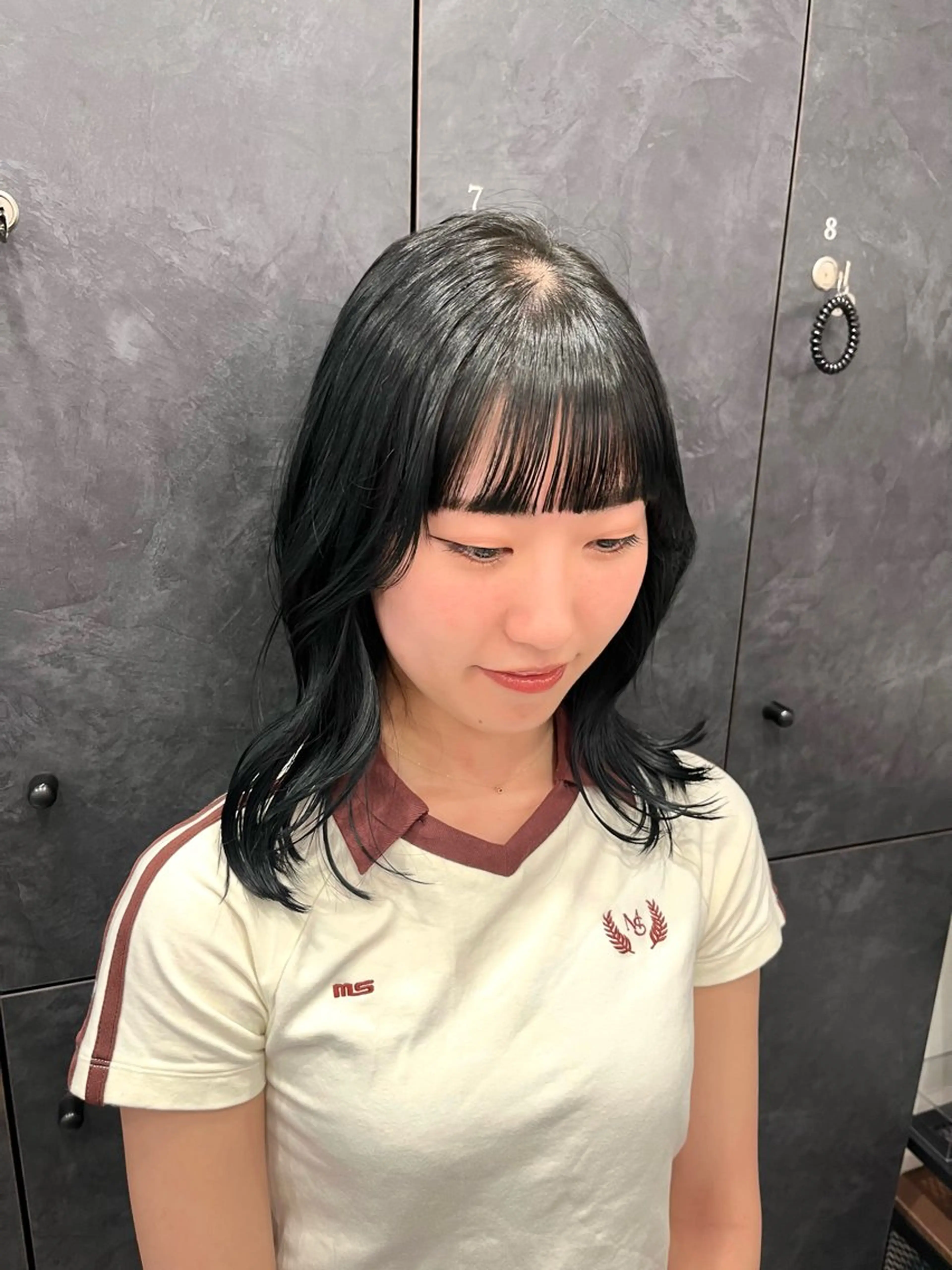 ミディアム トリウミ カホのヘアスタイル