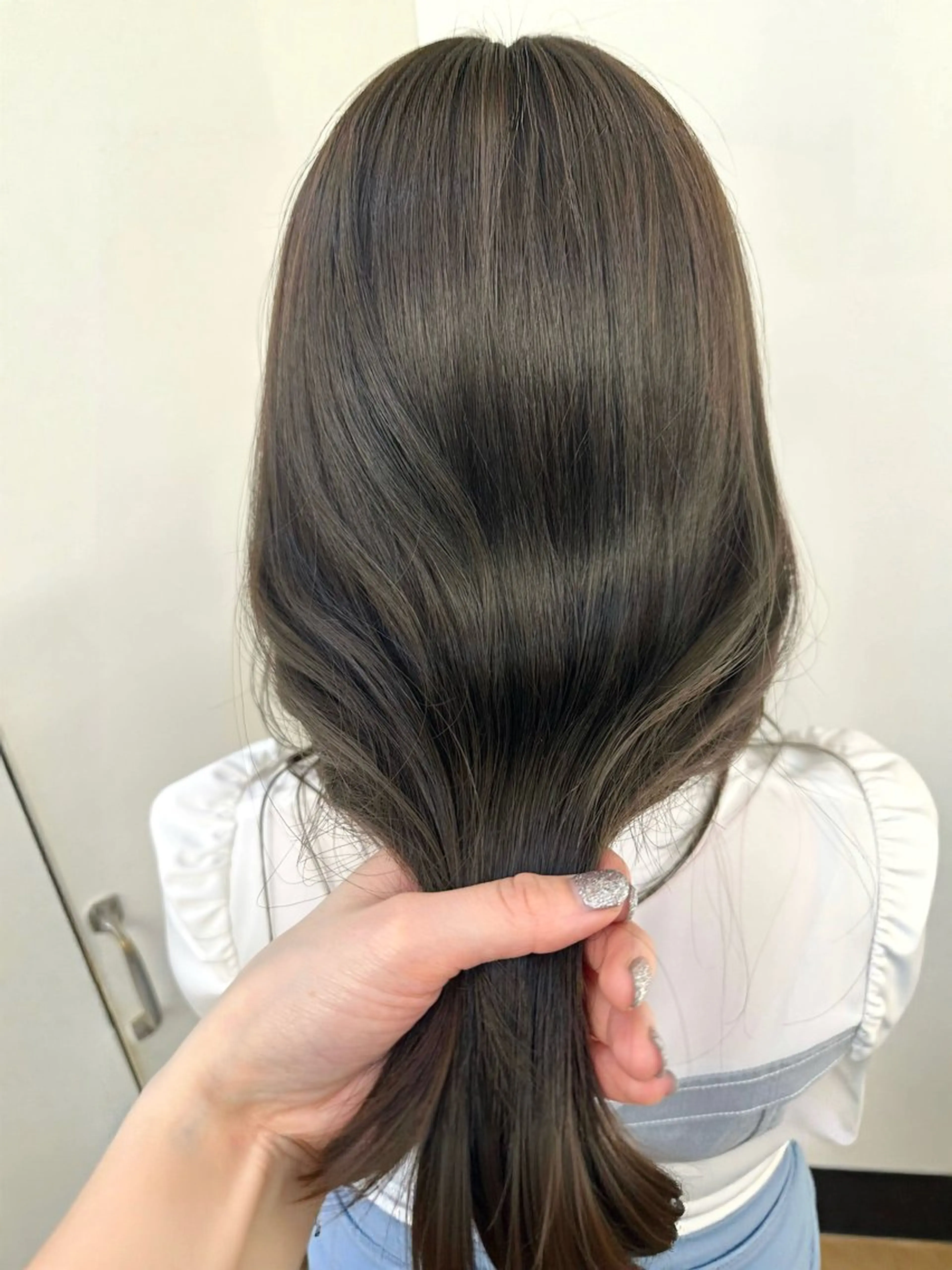 カラー MIYU  ボブ ブリーチなしWカラーのヘアスタイル