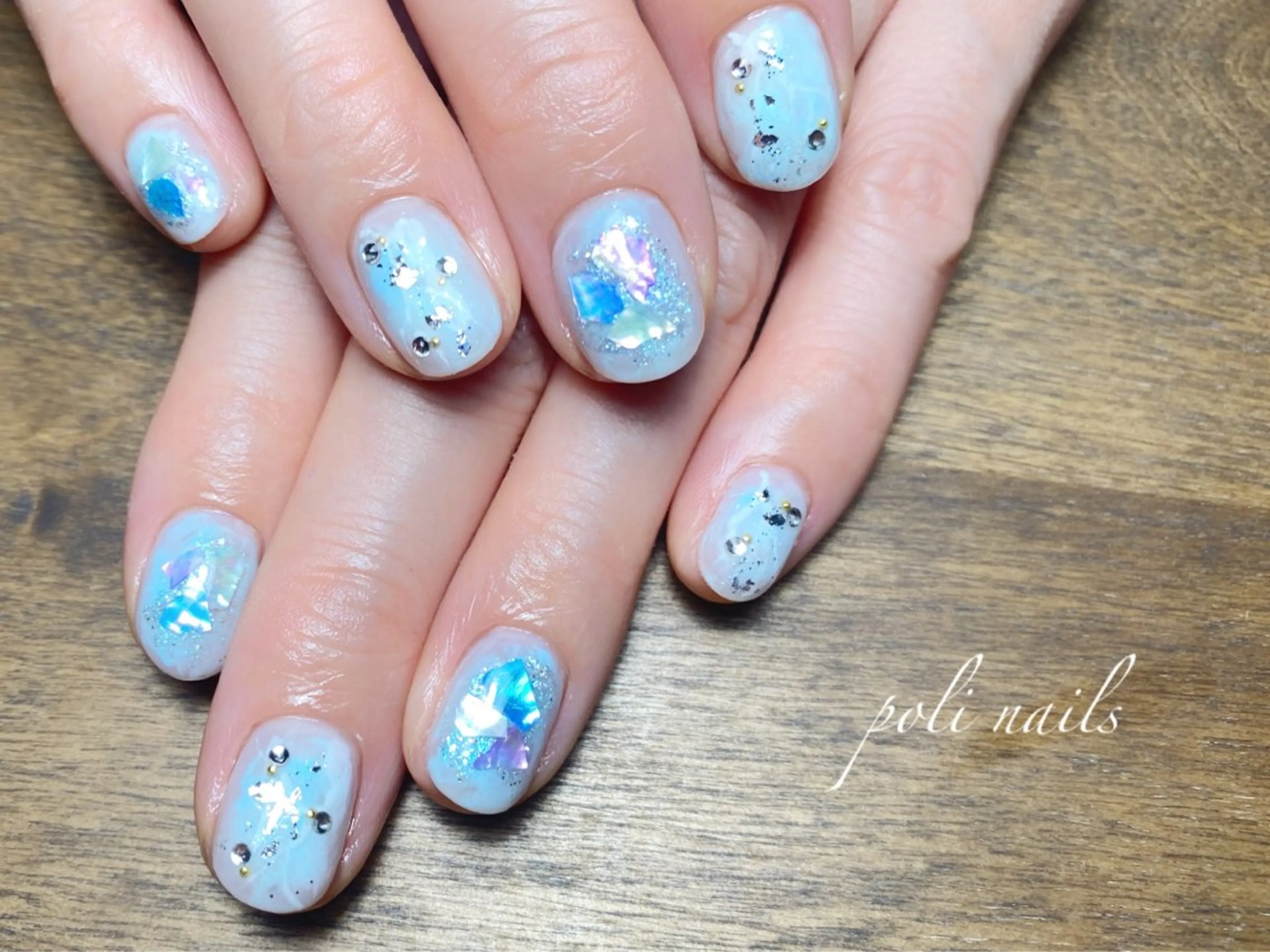 ネイル poli nailsのネイルデザイン