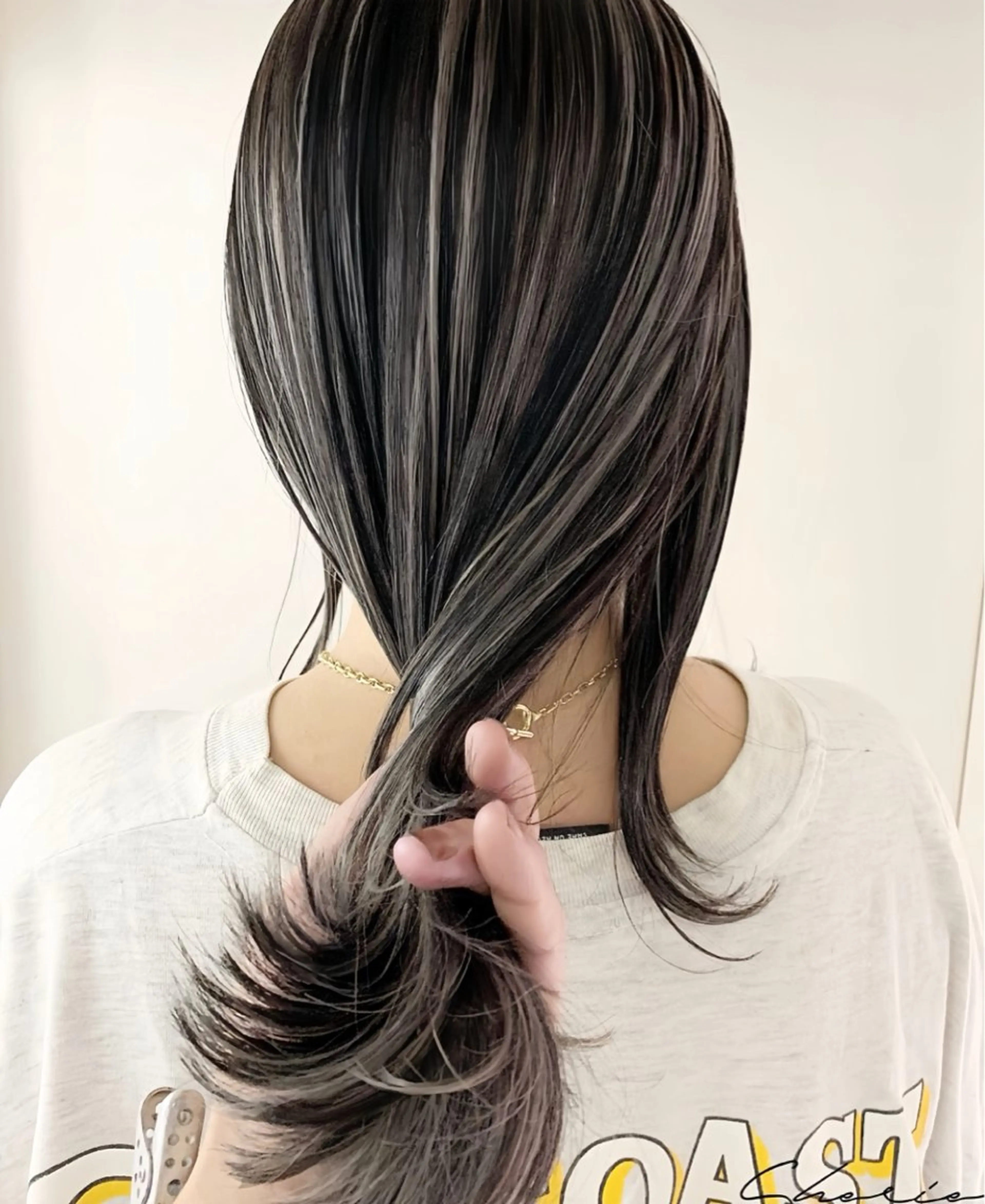 ロング カラー ブリーチ ダブルカラー ハイライトカラー ボブ ハイライト ヘアカラー トリートメント CHERIEブリーチ ダブルカラー　天神のヘアスタイル