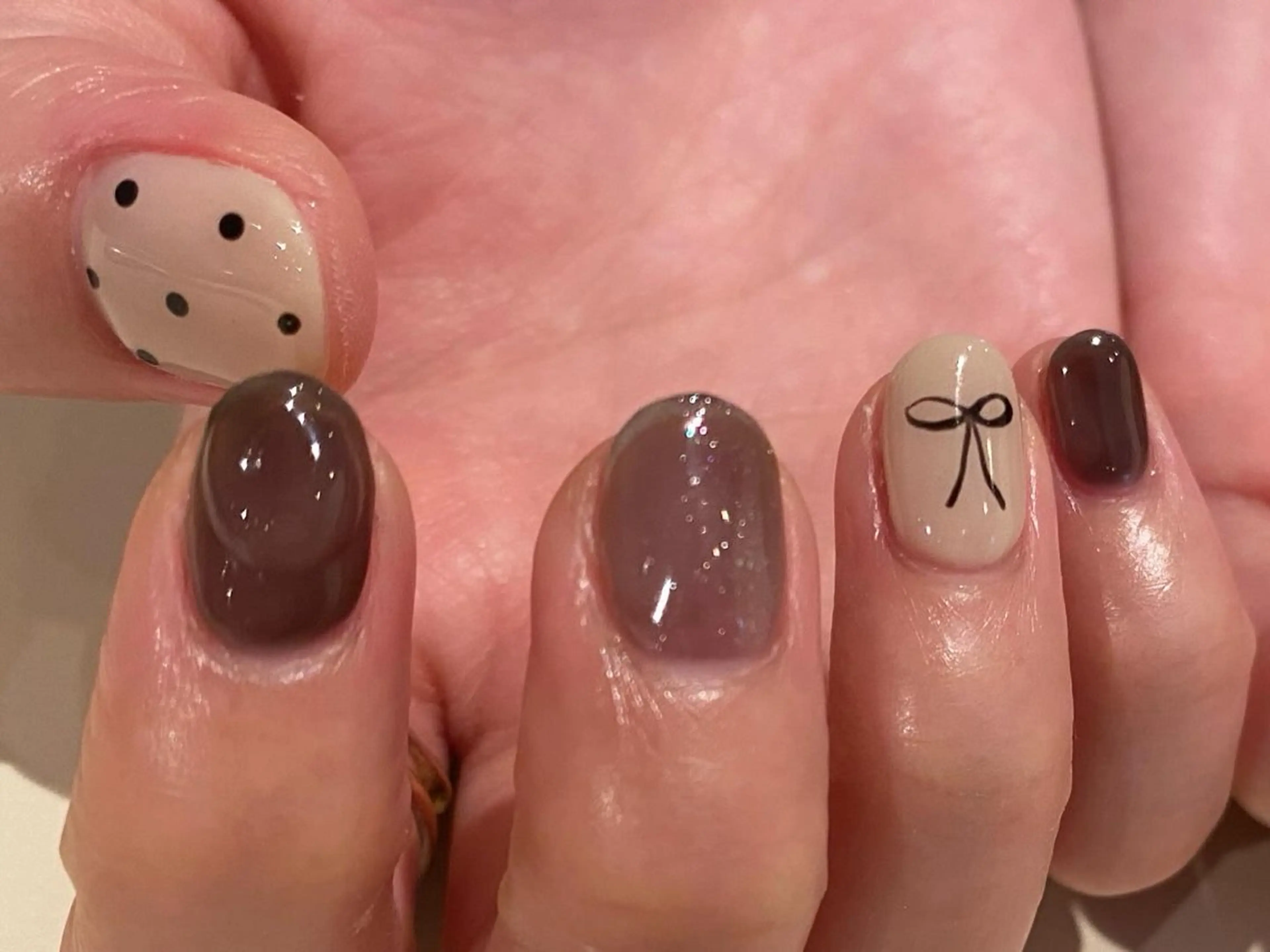 ネイル ドット ニュアンスネイル リボン scre as Etelのネイルデザイン