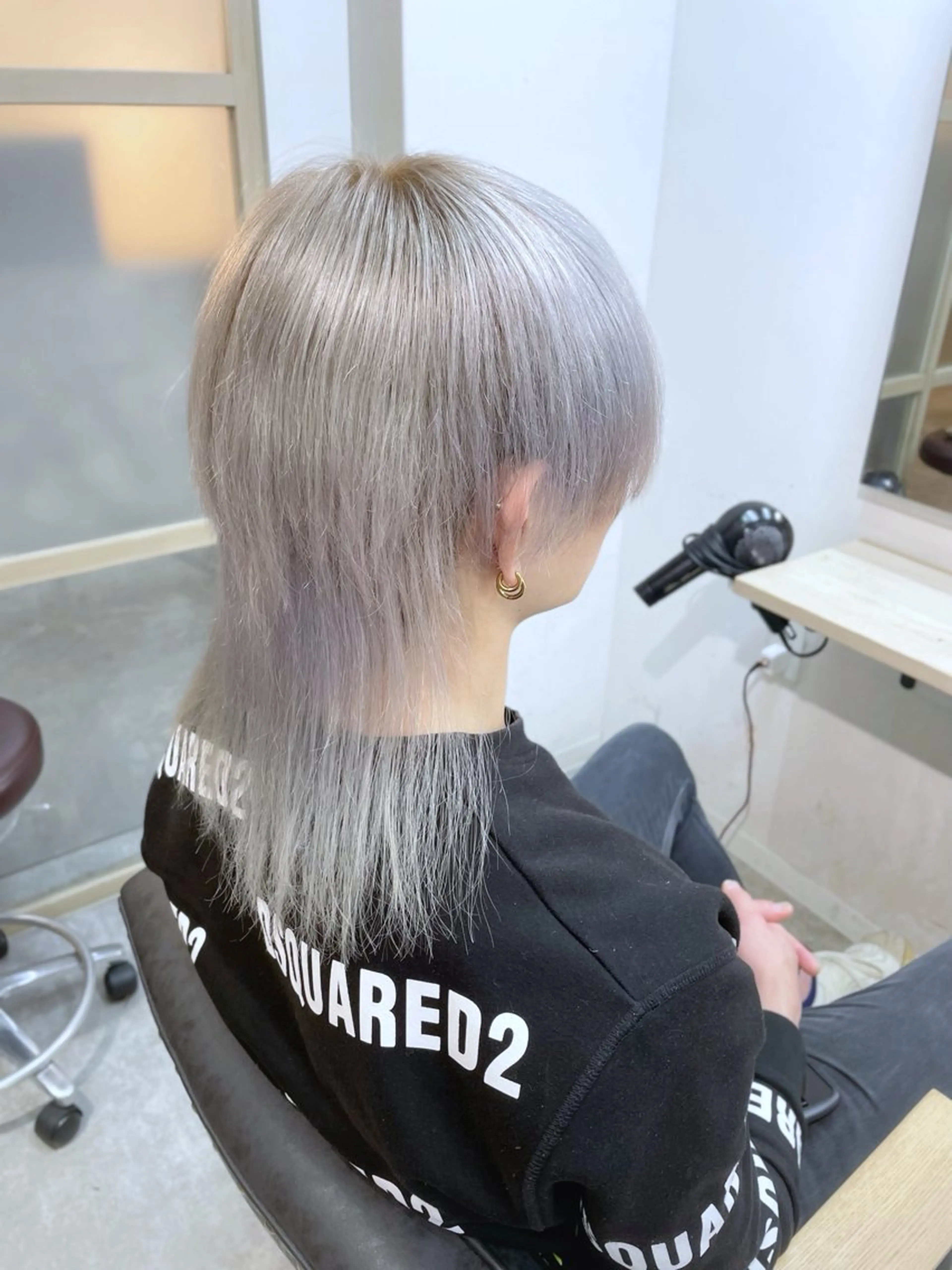 ミディアム カラー メンズ メンズハイトーン メンズウルフカット ハイトーンカラー ウルフカット カット ヘアカラー トリートメント EMANON新宿南口所属・🦄中性ウルフ ☁️Shiori🦄のヘアスタイル