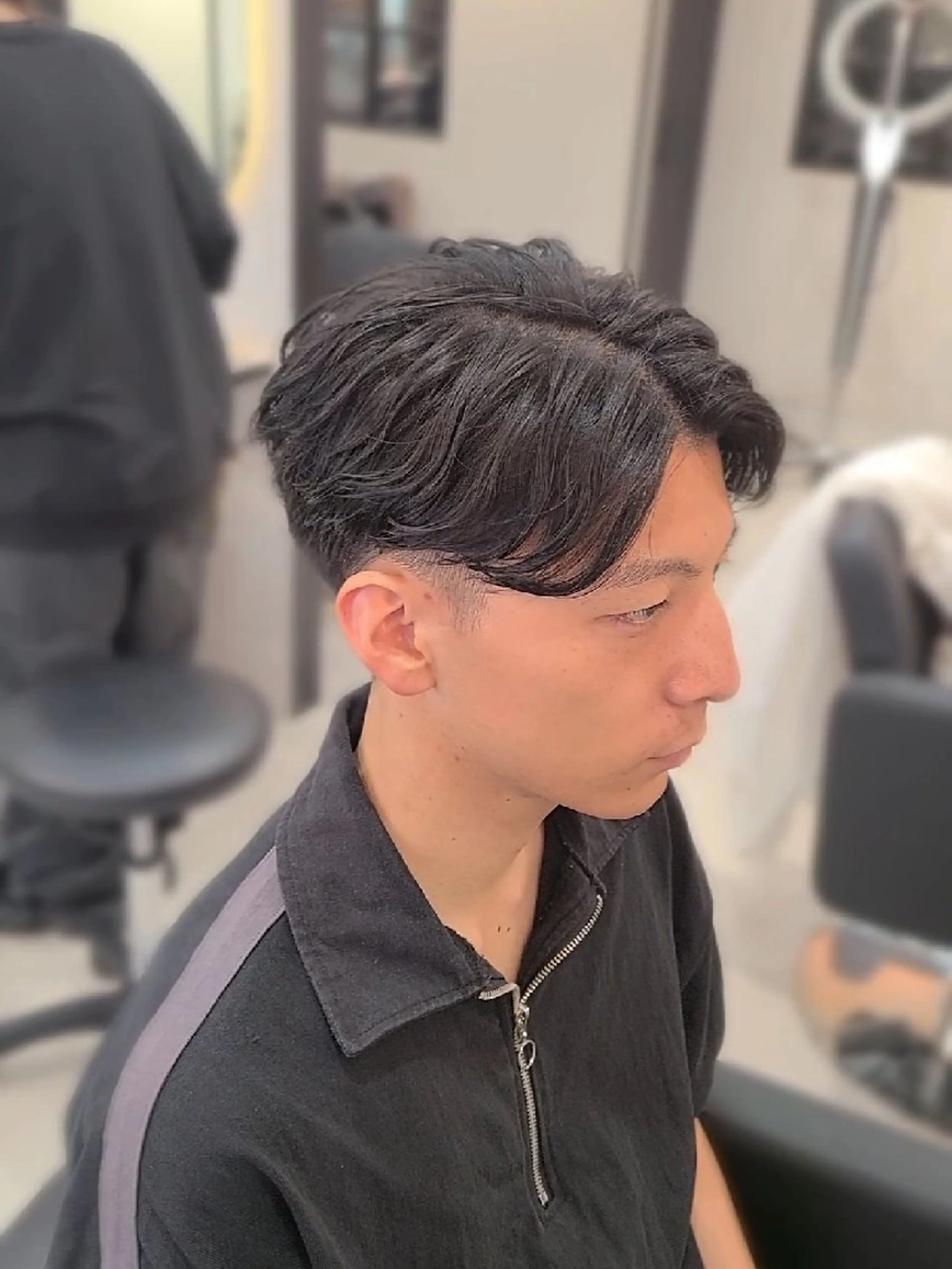 メンズ ミディアム ミディアムパーマ フェザーパーマ メンズパーマ カット ヘアセット Lapis 名古屋駅前店所属・LEN名古屋/パーマ メンズ特化美容師のヘアスタイル