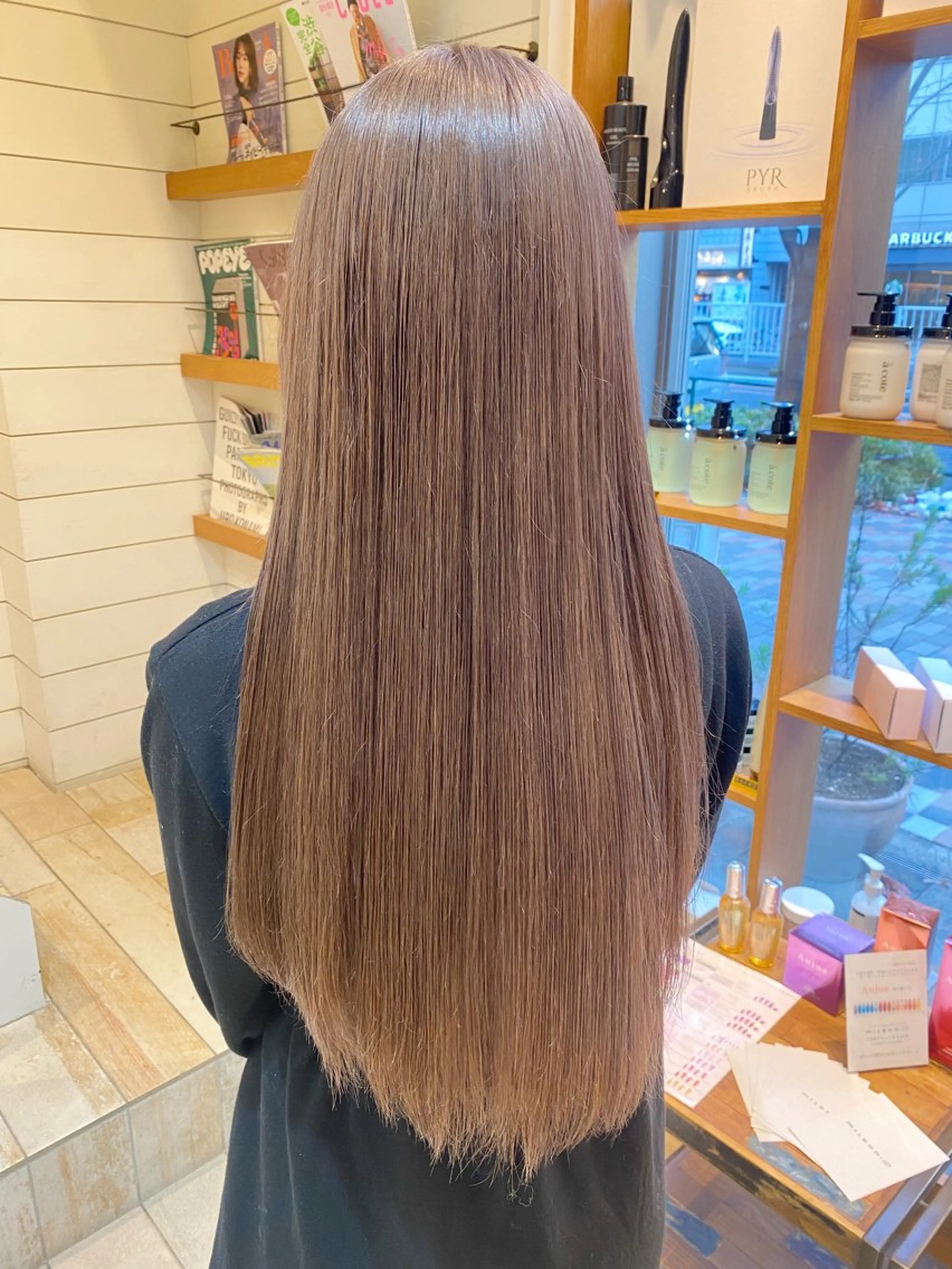 ロング カラー ベージュカラー ブリーチ ミルクティーベージュ ヘアカラー トリートメント 🧸にしかた ちひろ🧸 / 渋谷のヘアスタイル