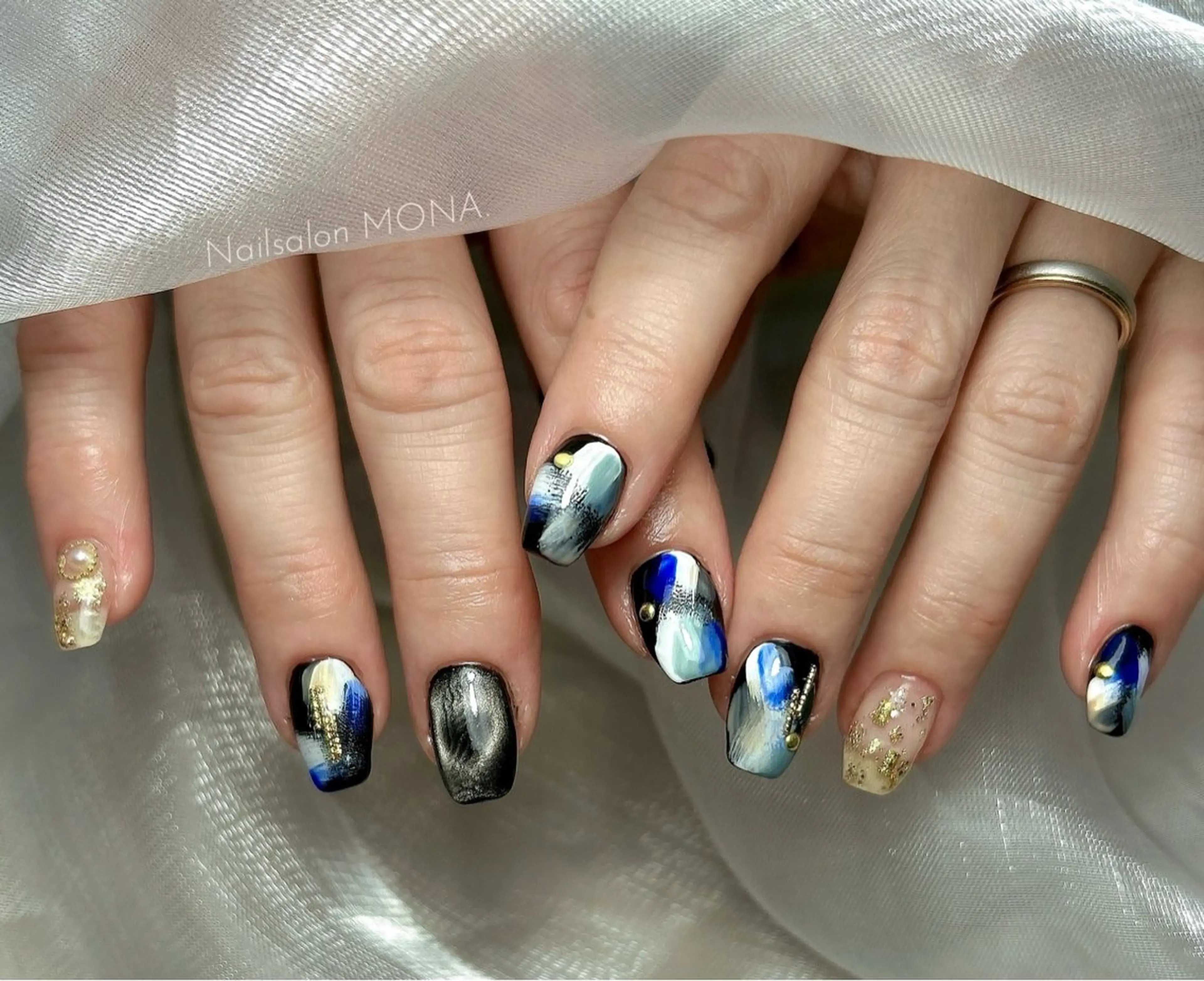 ネイル ブルー マグネットネイル ニュアンスネイル ハンドネイル Nailsalon MONA.のネイルデザイン