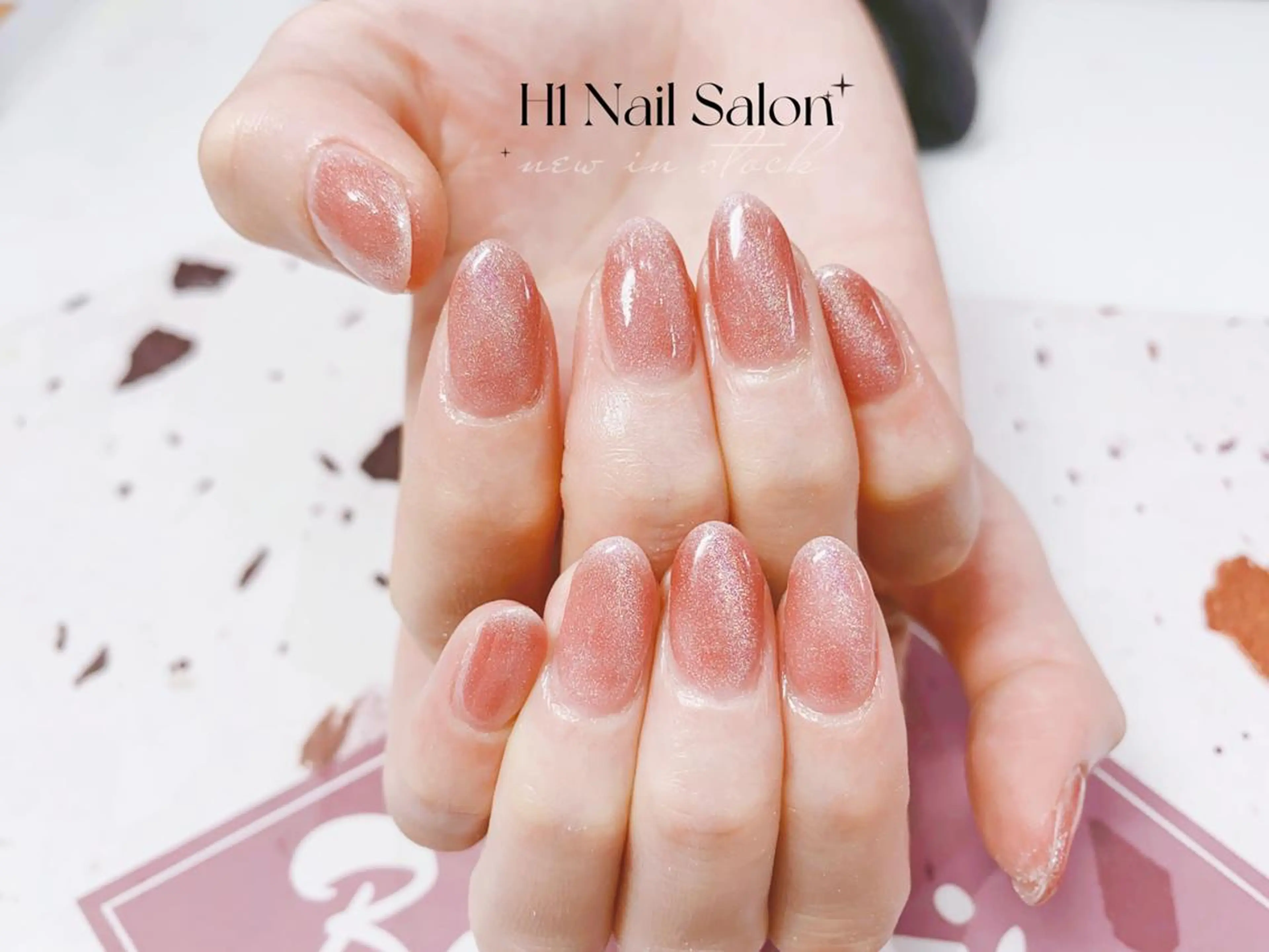 ミディアム H1 ネイル サロンのネイルデザイン