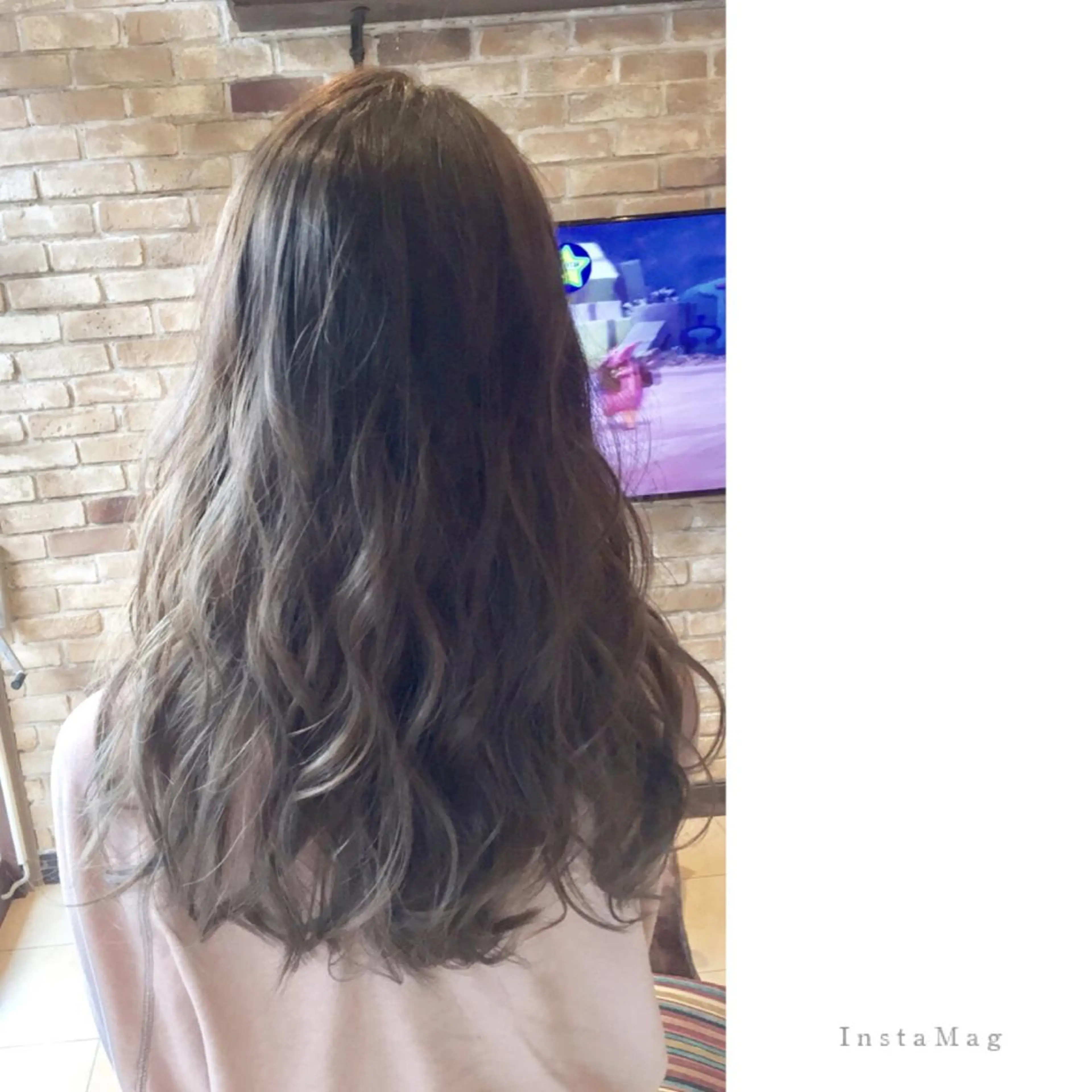 ロング カラー ブリーチ グラデーションカラー グレージュ ハイライトカラー ブリーチなしカラー Ly hair(リーヘア)所属・Lyhair🦊🎀 AKIのヘアスタイル