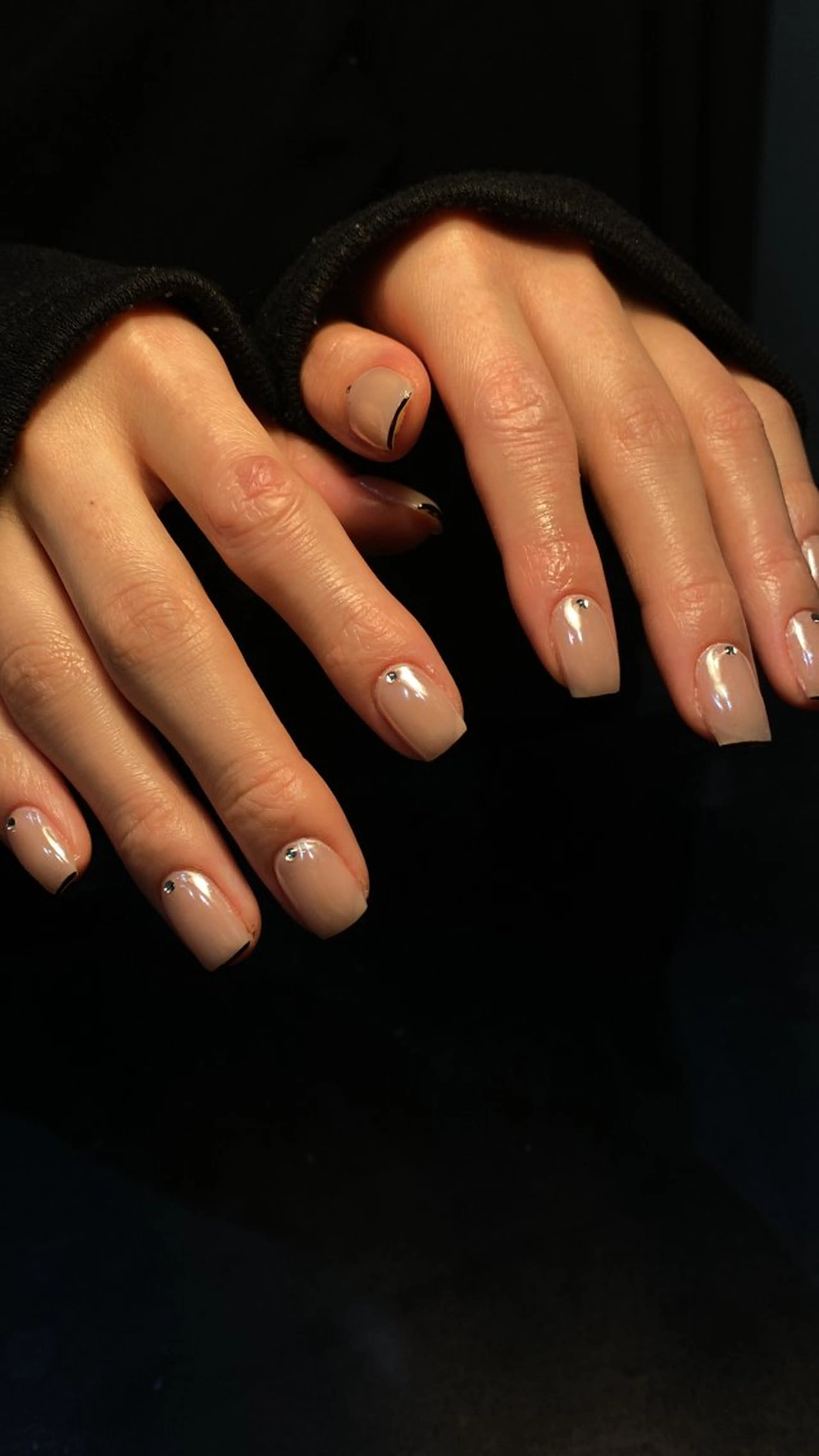 ネイル オーロラネイル ホワイト ハンドネイル ハンドケア NILATE所属・渡邉 あいのネイルデザイン