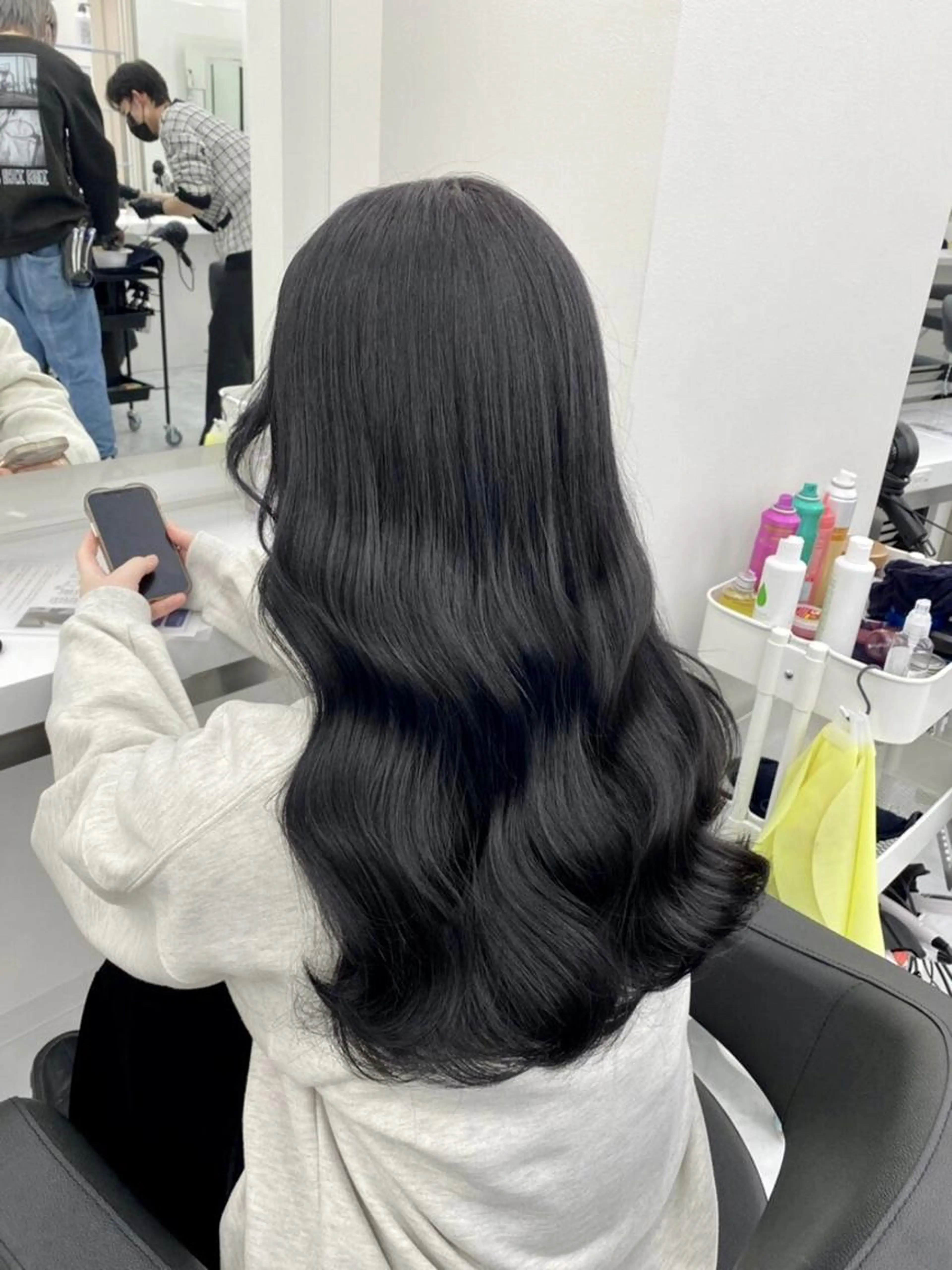 💙重く見えない暗髪💙ブルーブラック／コリアンブラック🇰🇷就活や実習にも対応した暗髪に🇰🇷ワンカラー🤍の写真