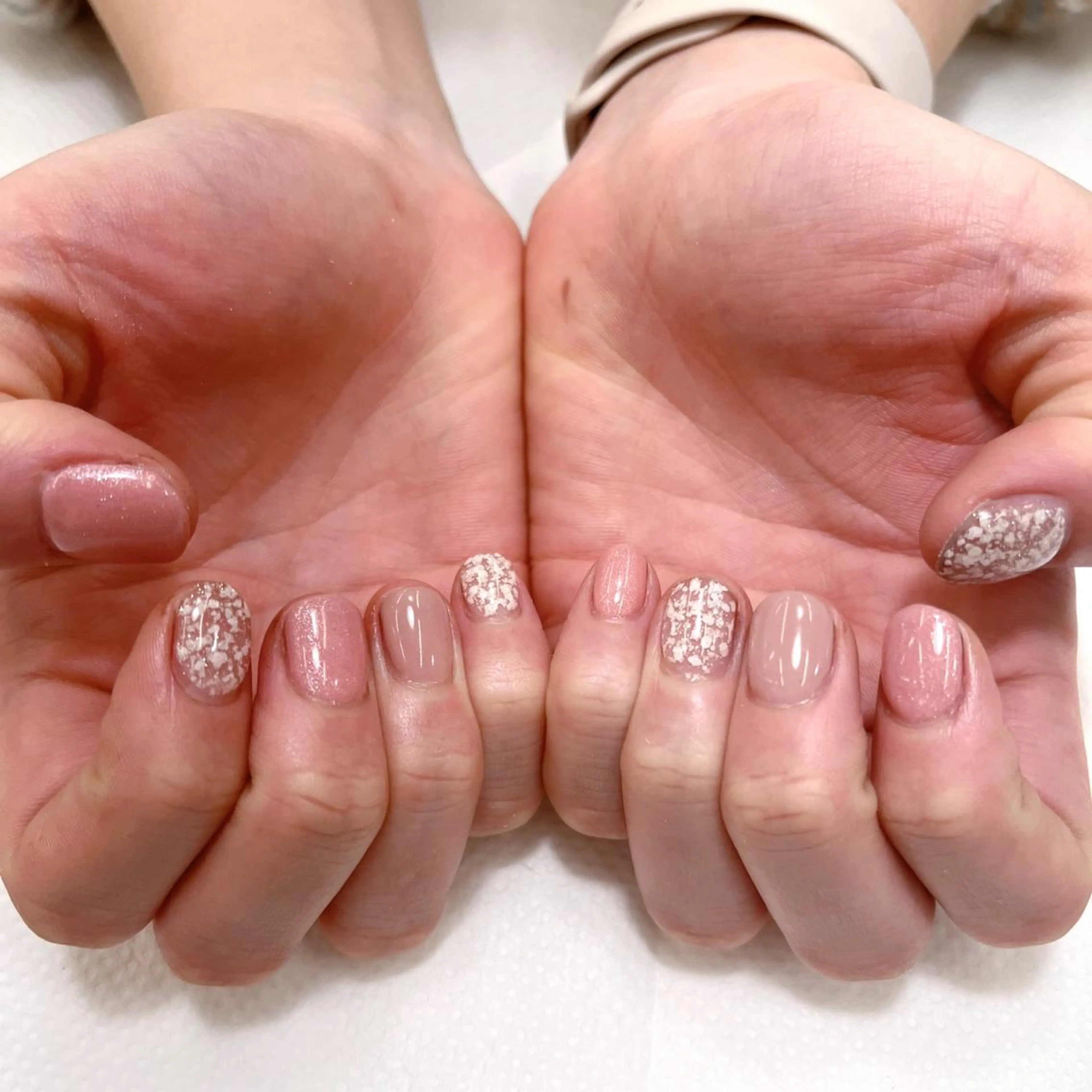 ネイル マットネイル ピンク ホワイト 【MAXKELLY】 AOYAMAのネイルデザイン