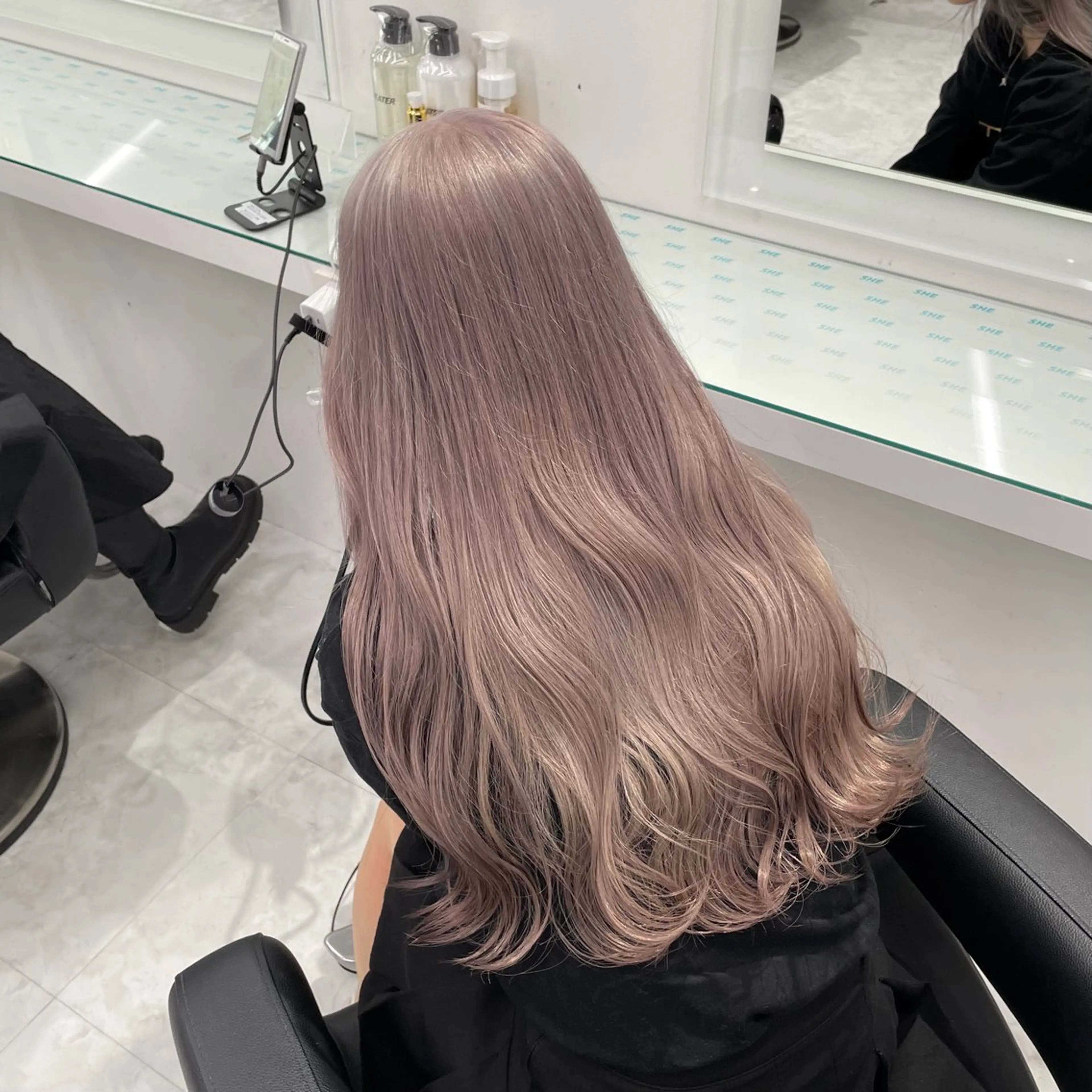 ロング カラー ヘアアレンジ ヘアカラー トリートメント ヘッドスパ ヘアセット ハイトーン艶カラー 🤍ゆうひのヘアスタイル