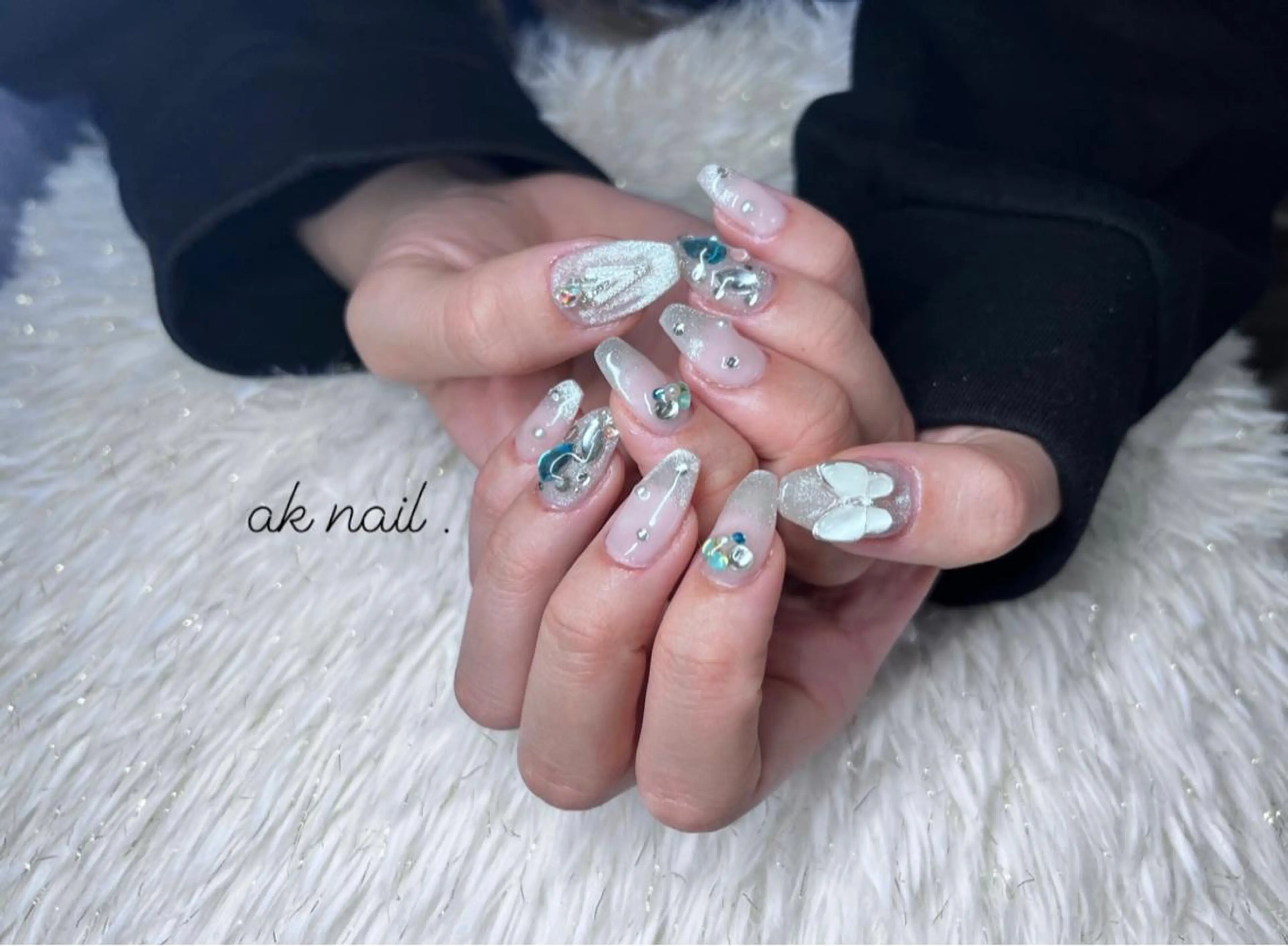 セミロング ネイル キラキラネイル ak nail .のネイルデザイン