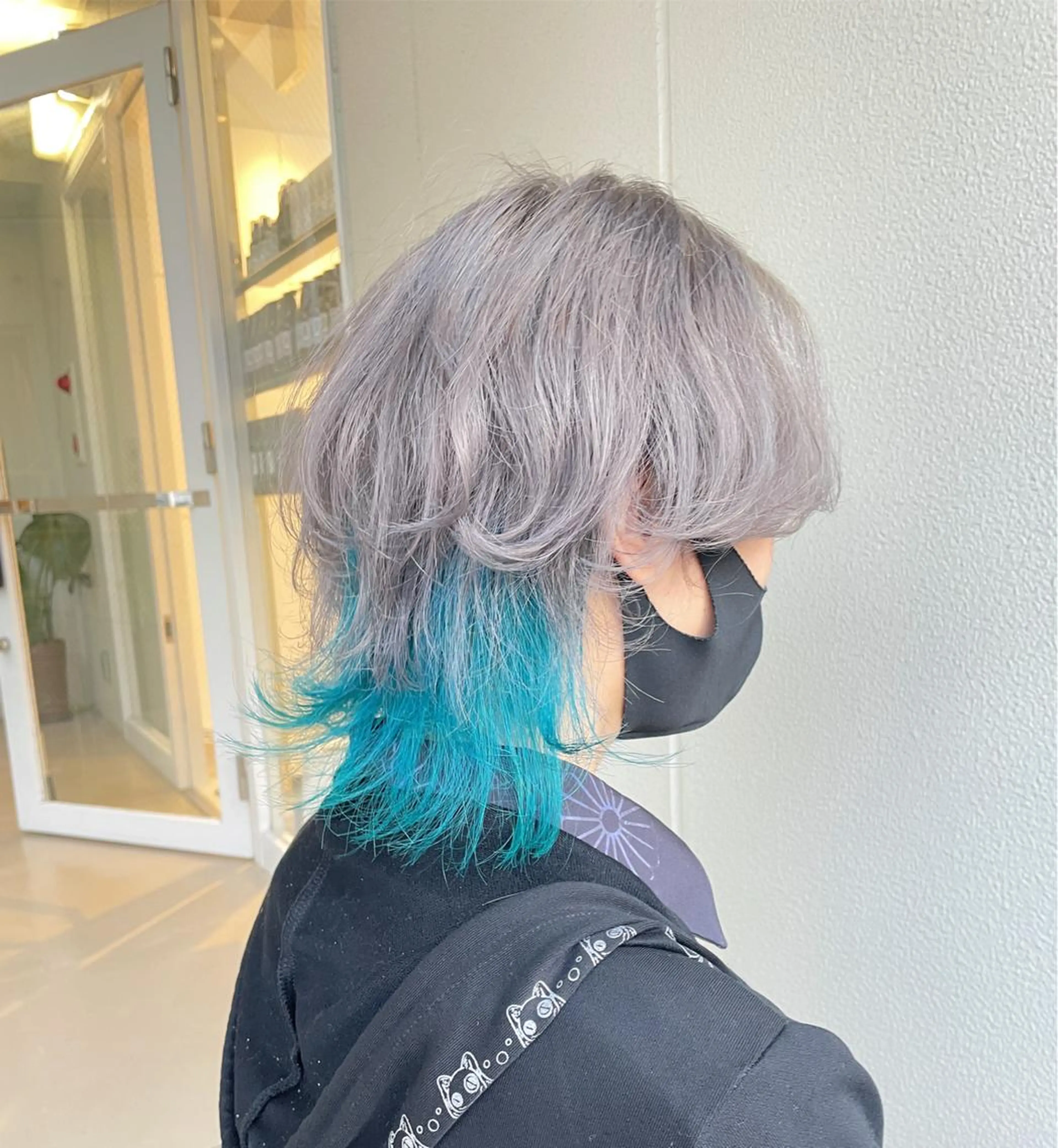 ショート カラー ヘアアレンジ メンズ メンズウルフカット ブルーカラー デザインカラー シルバー ウルフカット ヘアカラー トリートメント ヘッドスパ ヘアセット 艶髪✨寒色カラー✨ 翁長孝輔のヘアスタイル