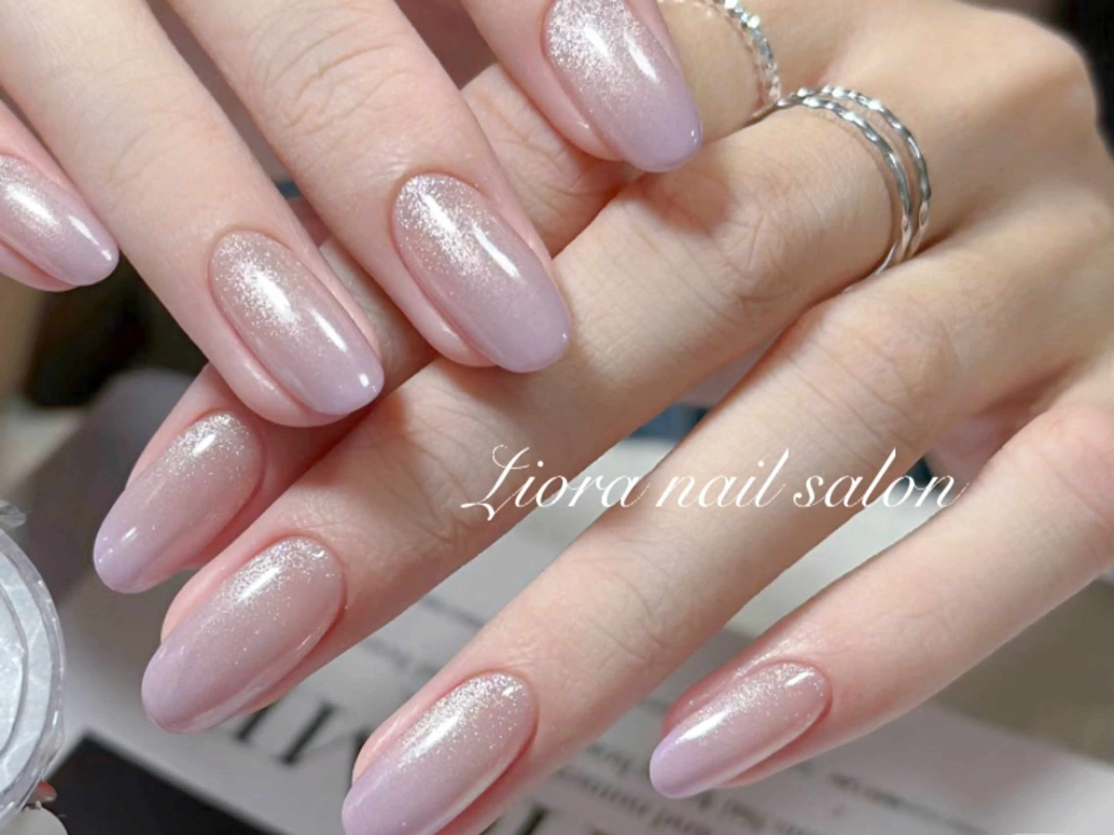 ネイル フレンチネイル ジェルネイル ガーリー グラデーション キラキラネイル ハンドネイル Liora ネイルサロン所属・Liora nail salonのネイルデザイン