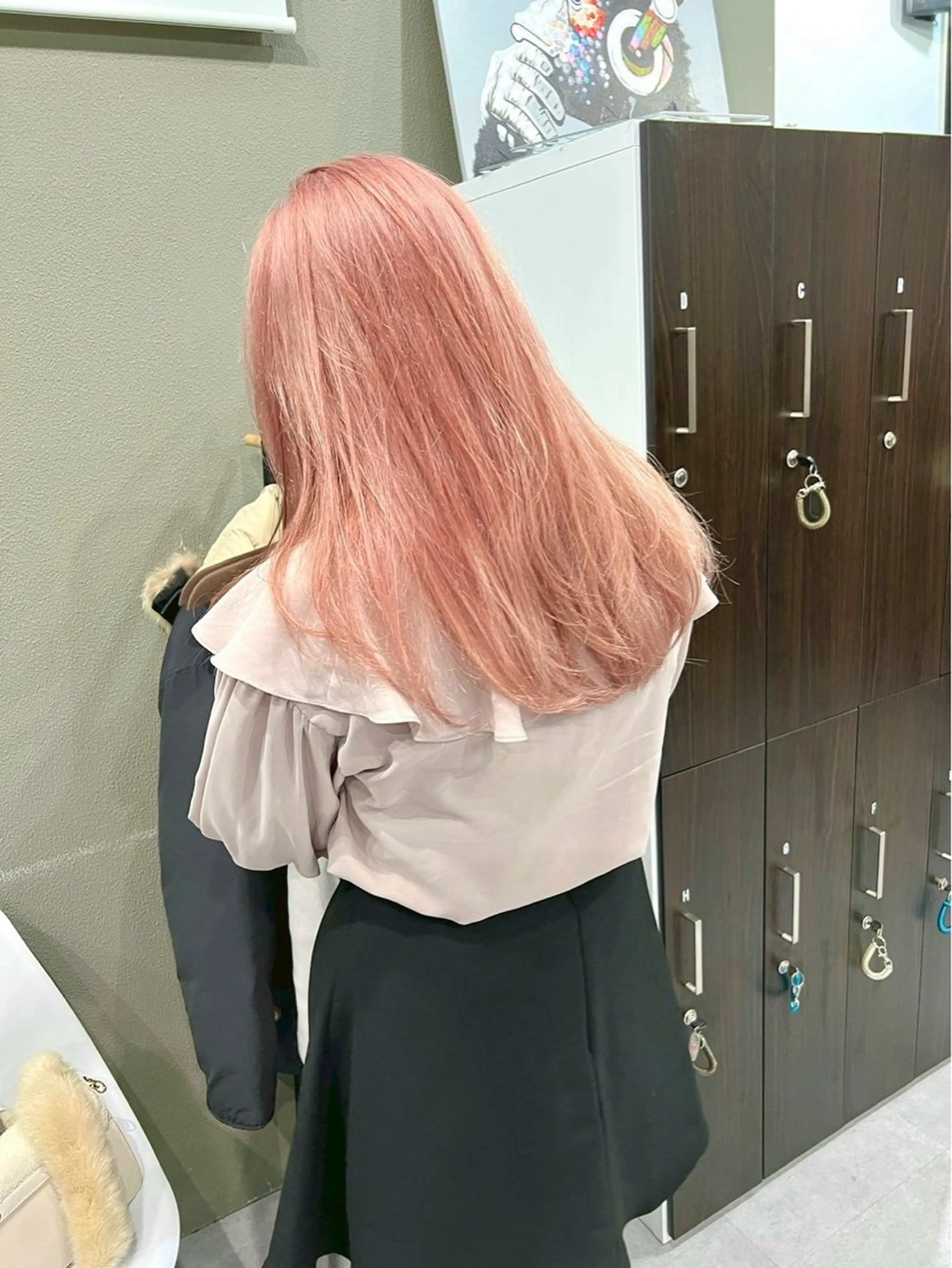 セミロング カラー ヘアカラー SEINA️️/烏丸 ブリーチ/ハイトーンのヘアスタイル