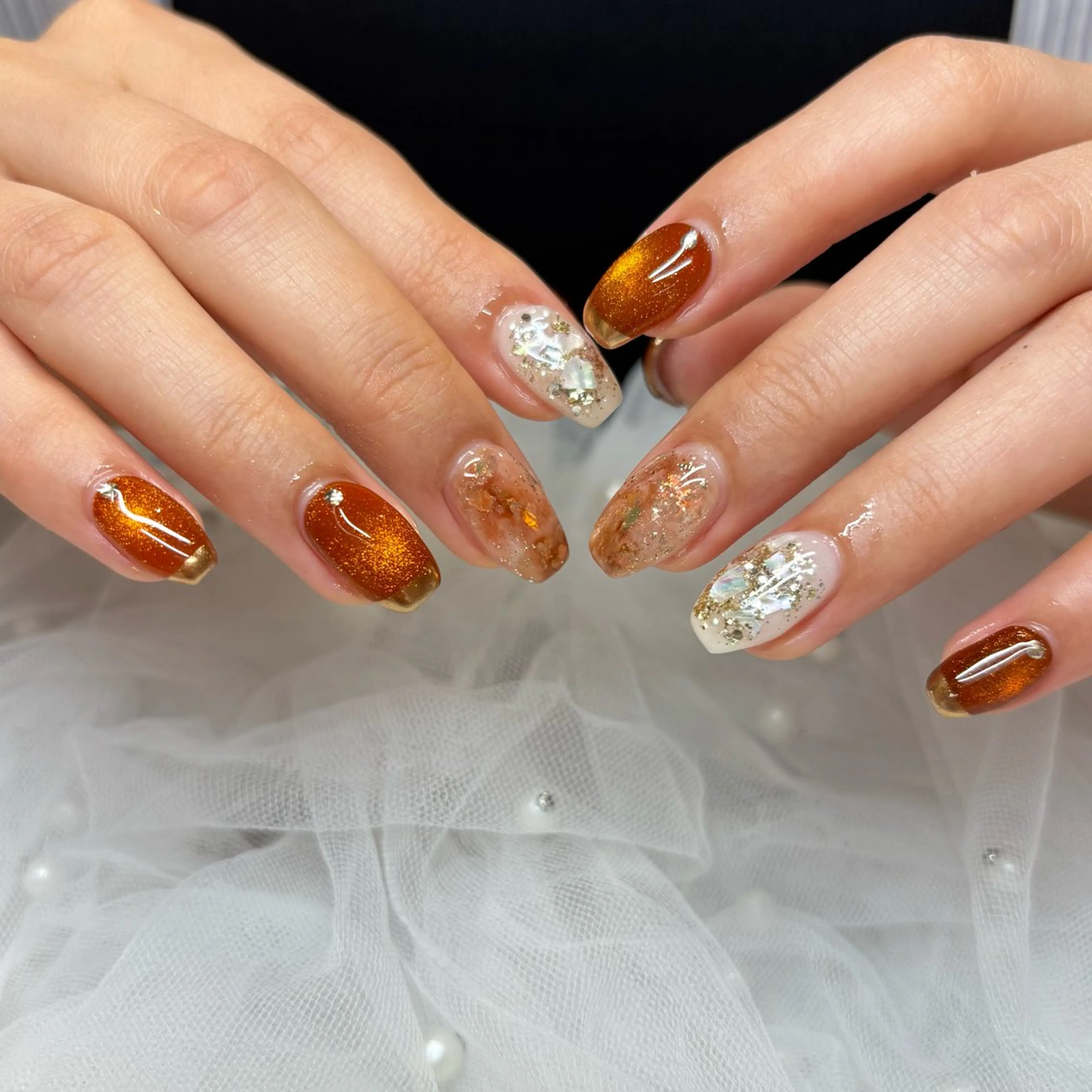 ネイル ゴールド ニュアンスネイル オレンジ ハンドネイル 荒巻 めいのネイルデザイン