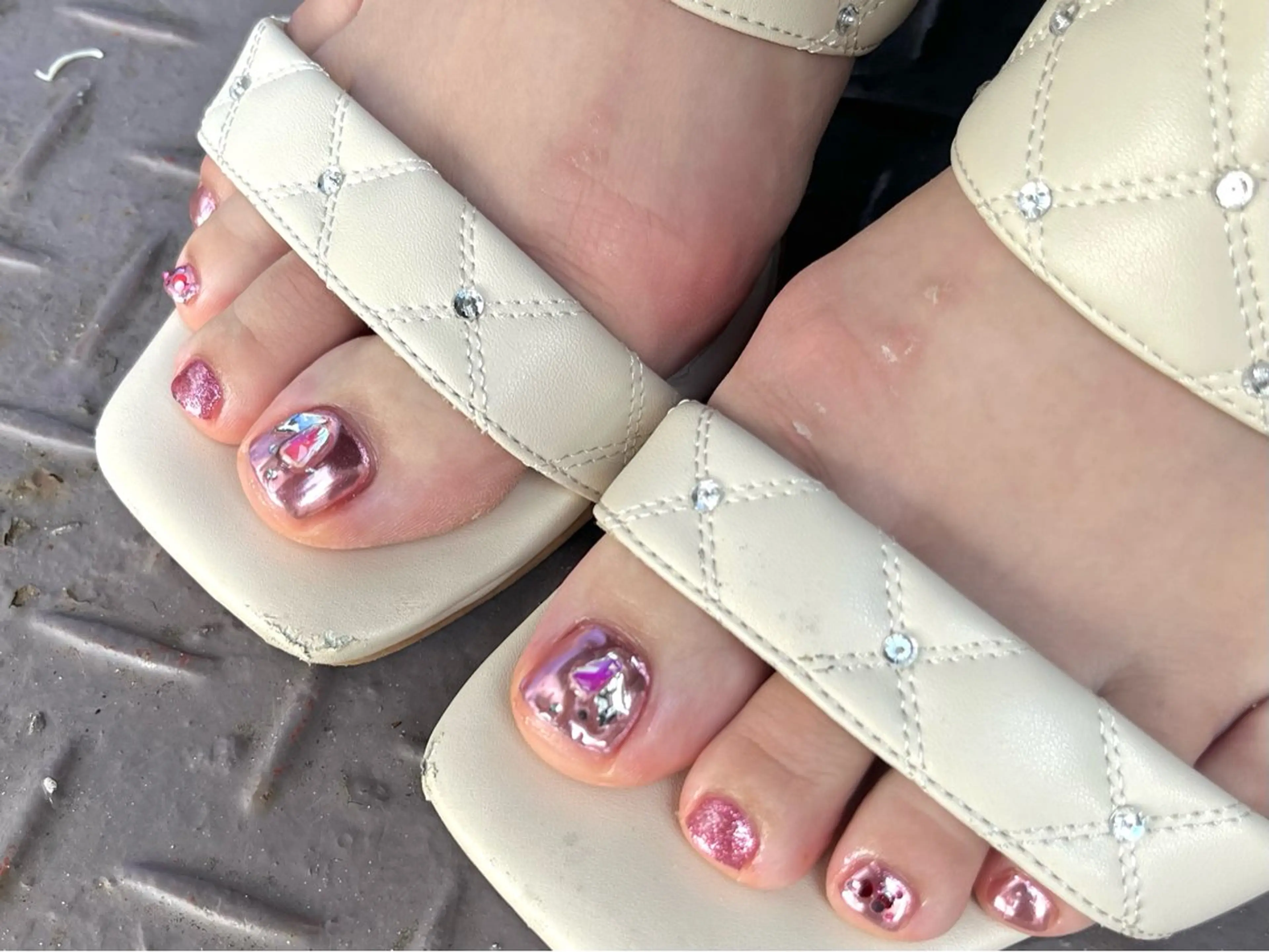 ネイル アートネイル フットネイル ジェルネイル キラキラネイル ミラーネイル フットネイル Salute本店 🦋仲原里佳のネイルデザイン