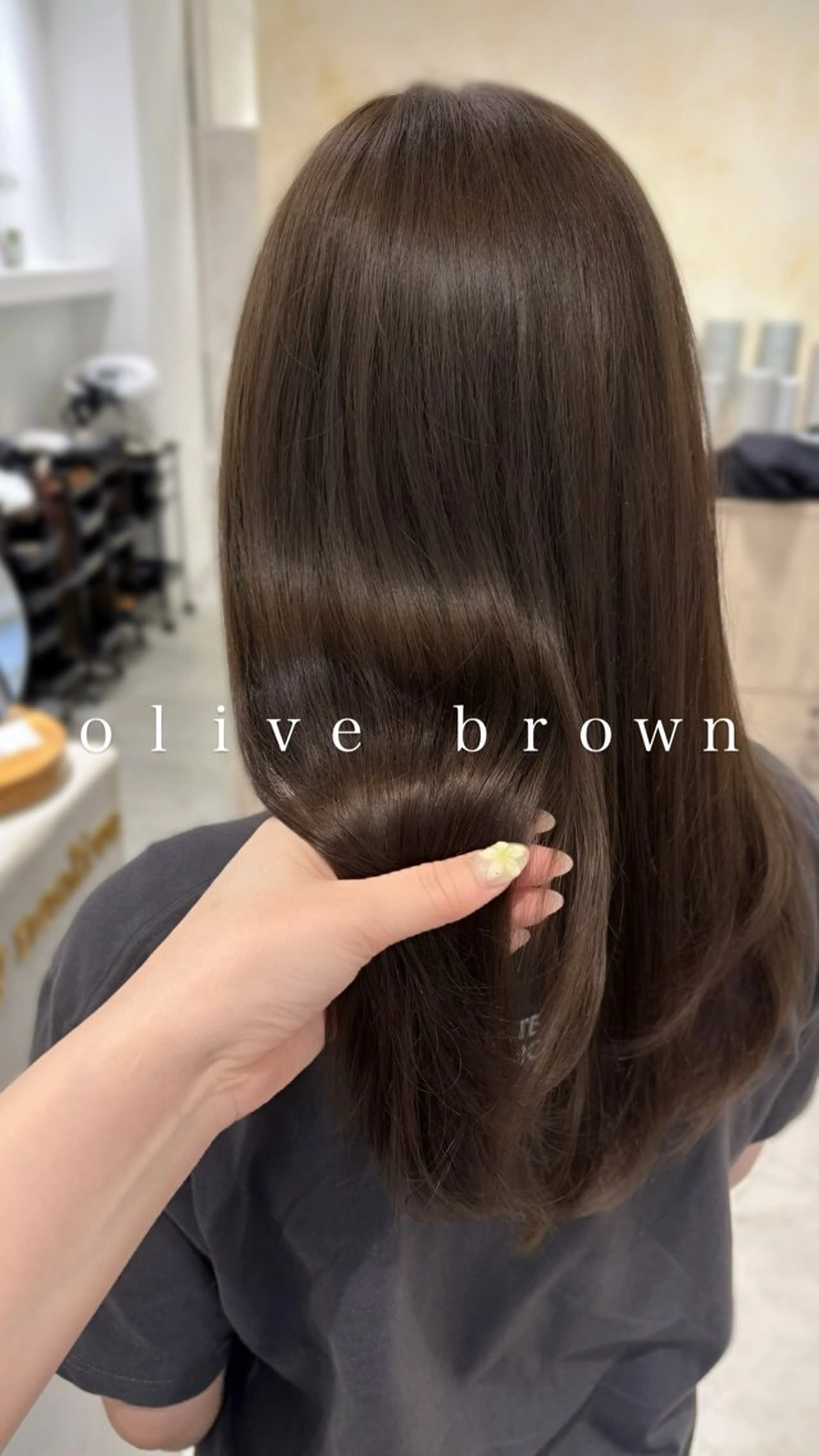 セミロング カラー オリーブカラー カット ヘアカラー トリートメント 韓国風ヘア／レイヤー ♡shio♡のヘアスタイル