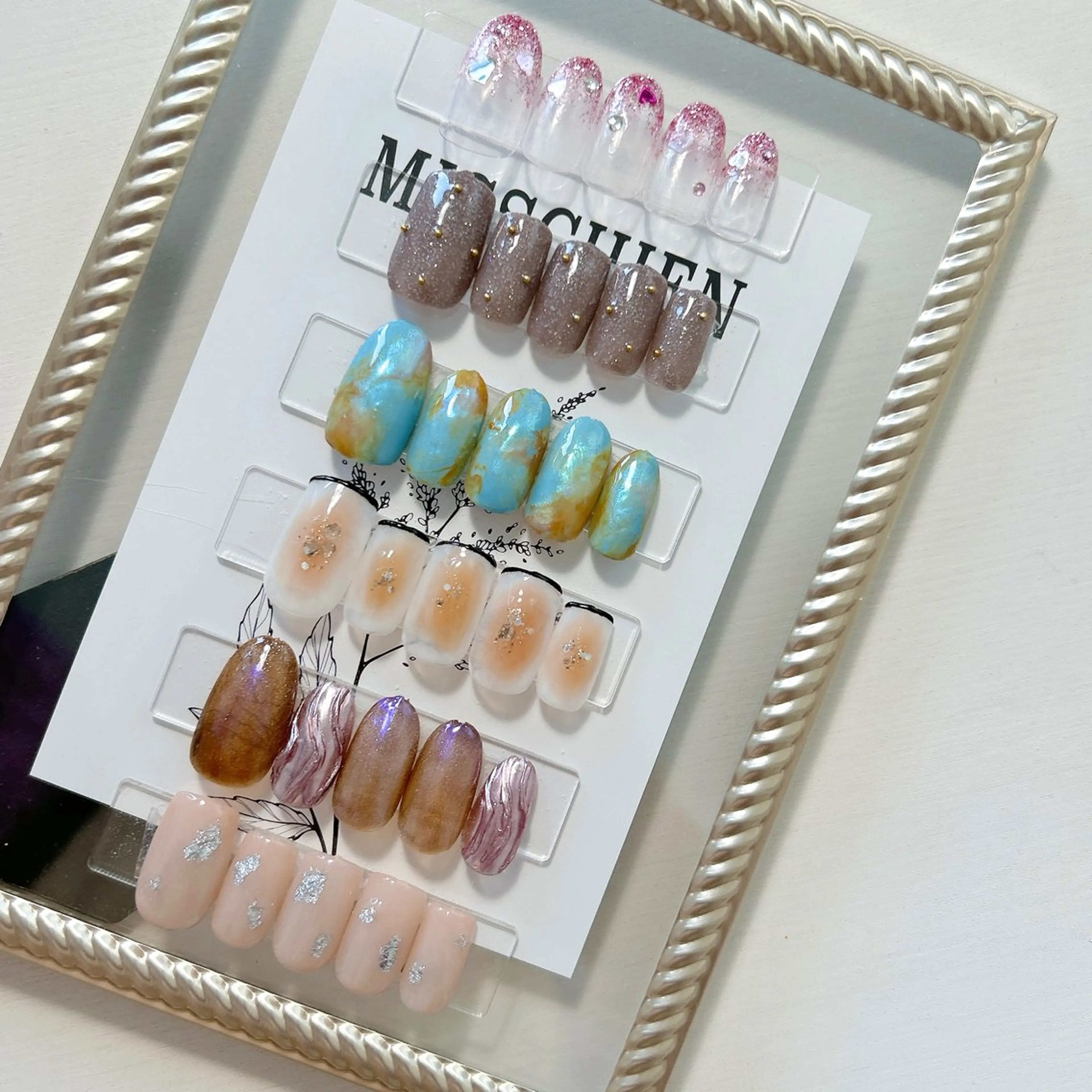 ネイル チークネイル フレンチネイル グラデーション ハート ラメ(グリッター) ハンドネイル Kai  nail Mayukoのネイルデザイン