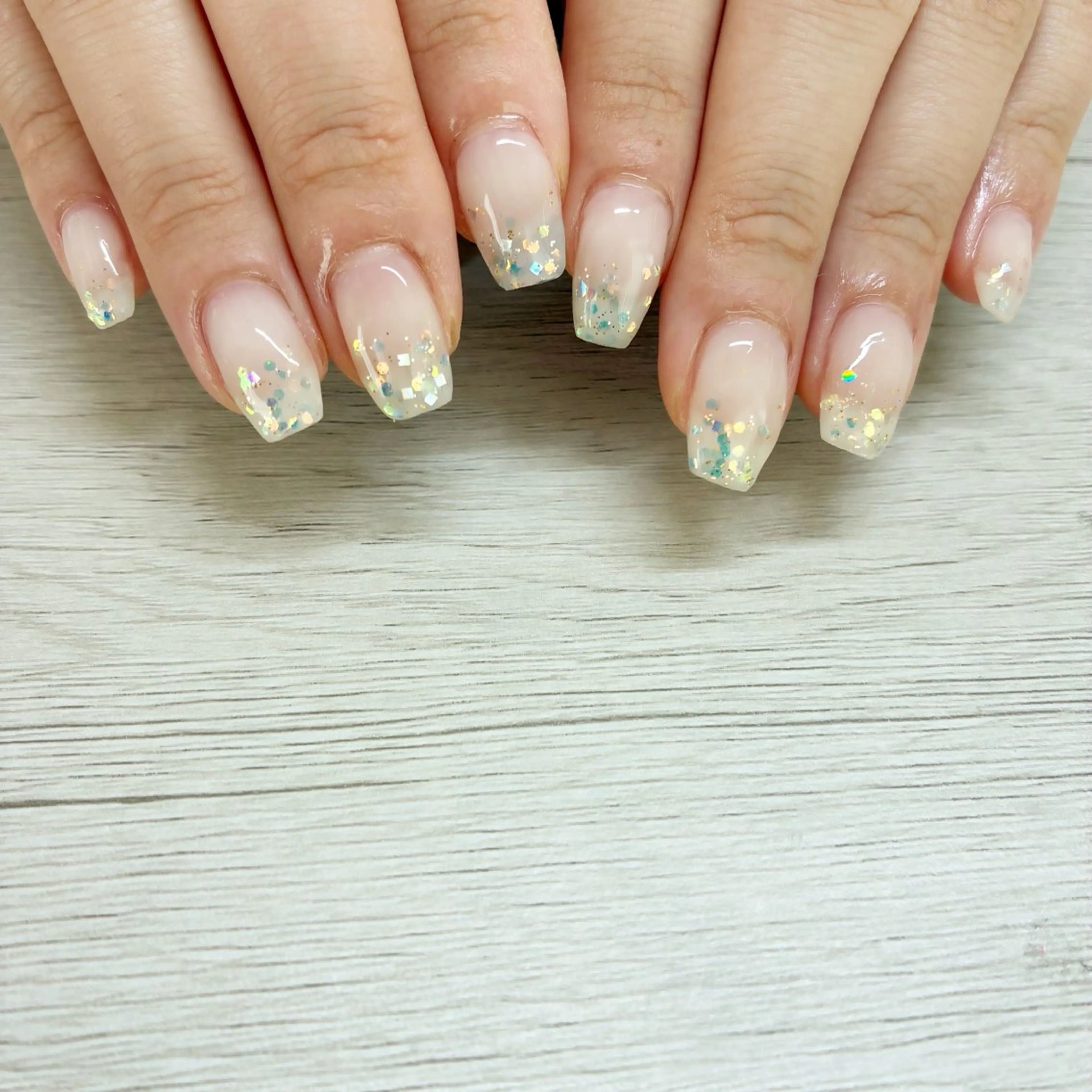 ネイル グラデーション ラメ(グリッター) ラメグラデーション ホワイト nail_salon Tulipのネイルデザイン