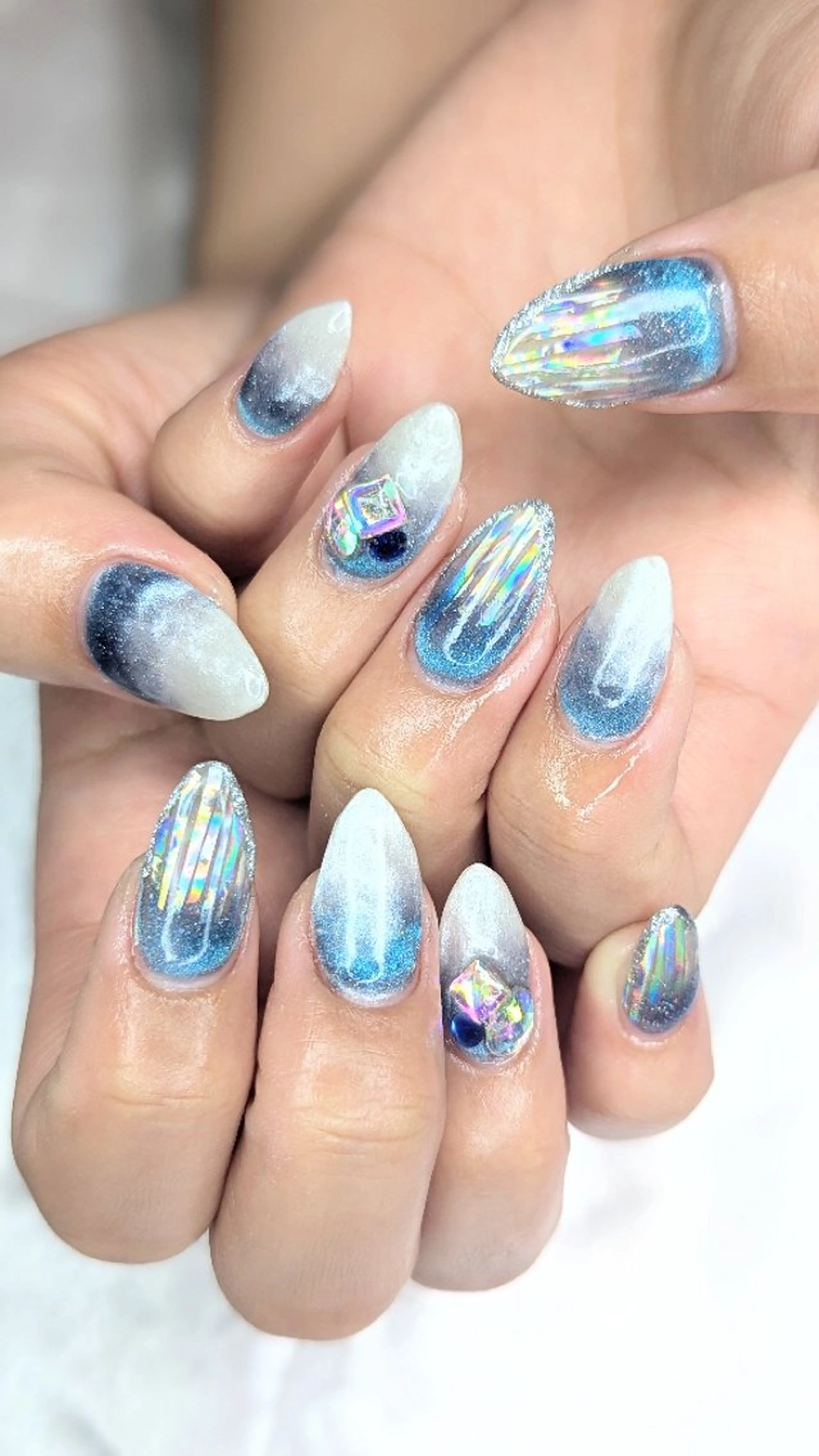ネイル オーロラネイル ハンドネイル aycnail 　Ayakaのネイルデザイン
