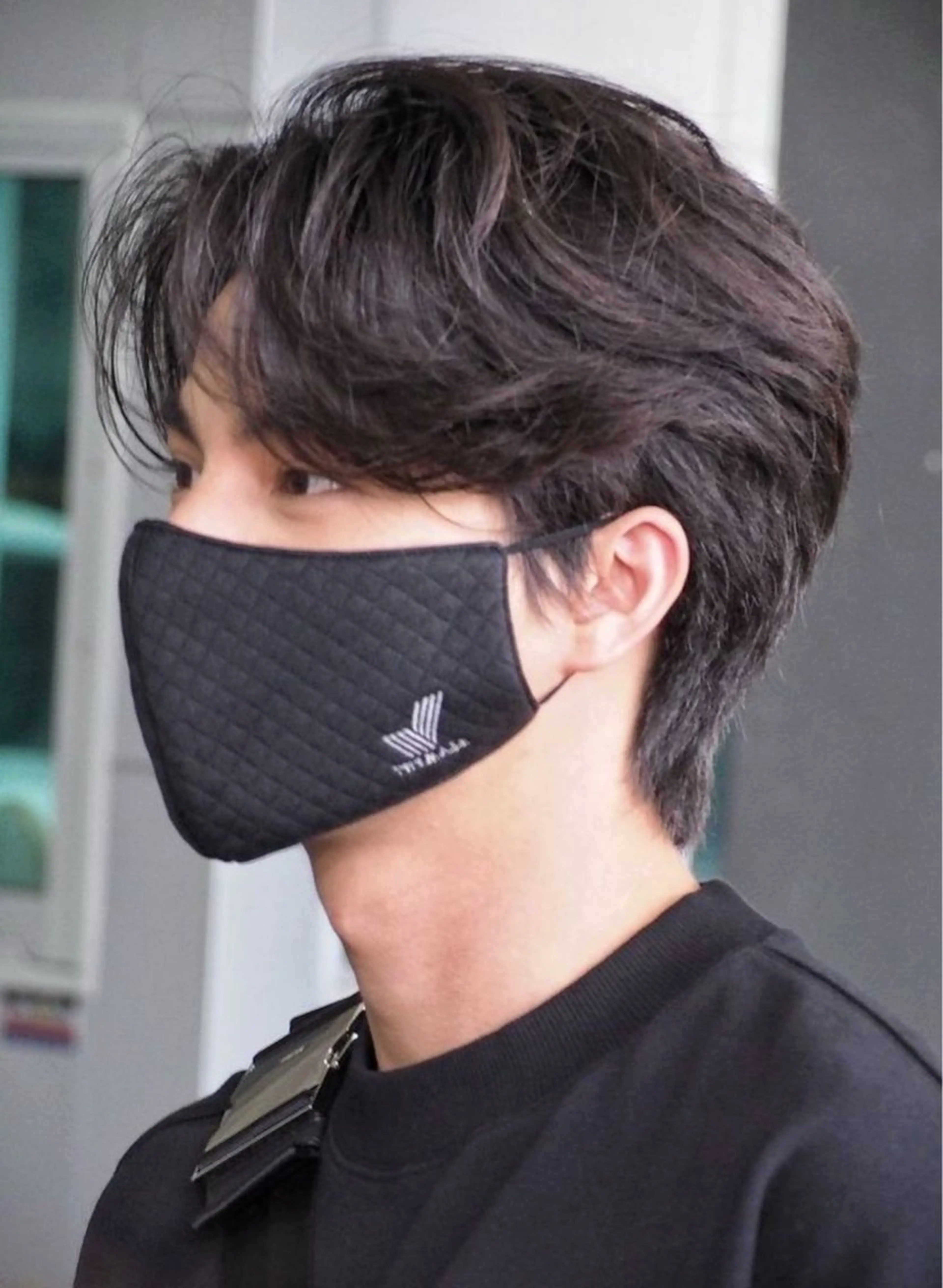 メンズ 韓国メンズ特化 ダウン・毛流れパーマのヘアスタイル
