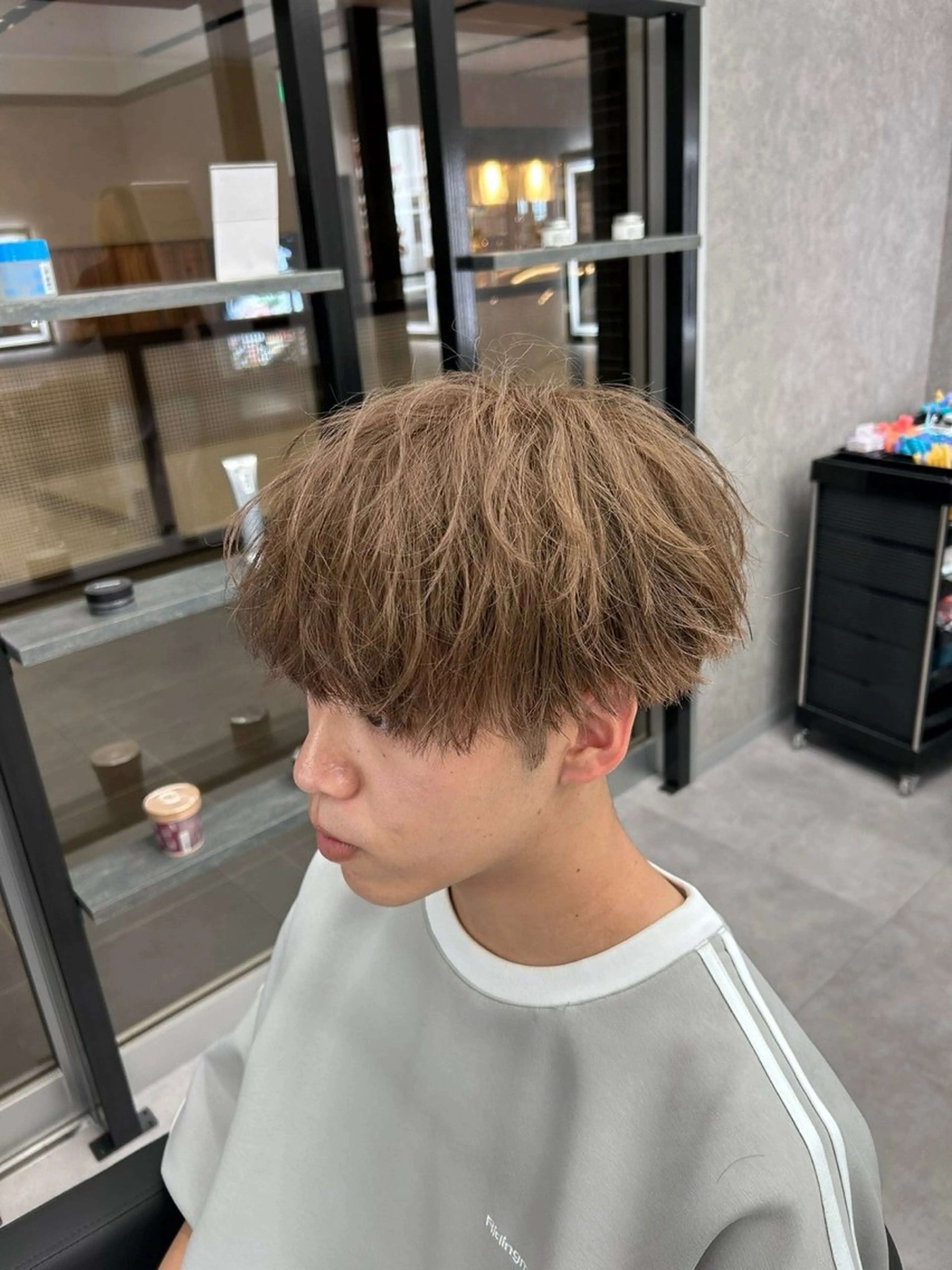 ショート カラー パーマ メンズ ベージュカラー ミルクティーベージュ カット ヘアカラー メンズスペシャリスト 👑/YUTAのヘアスタイル