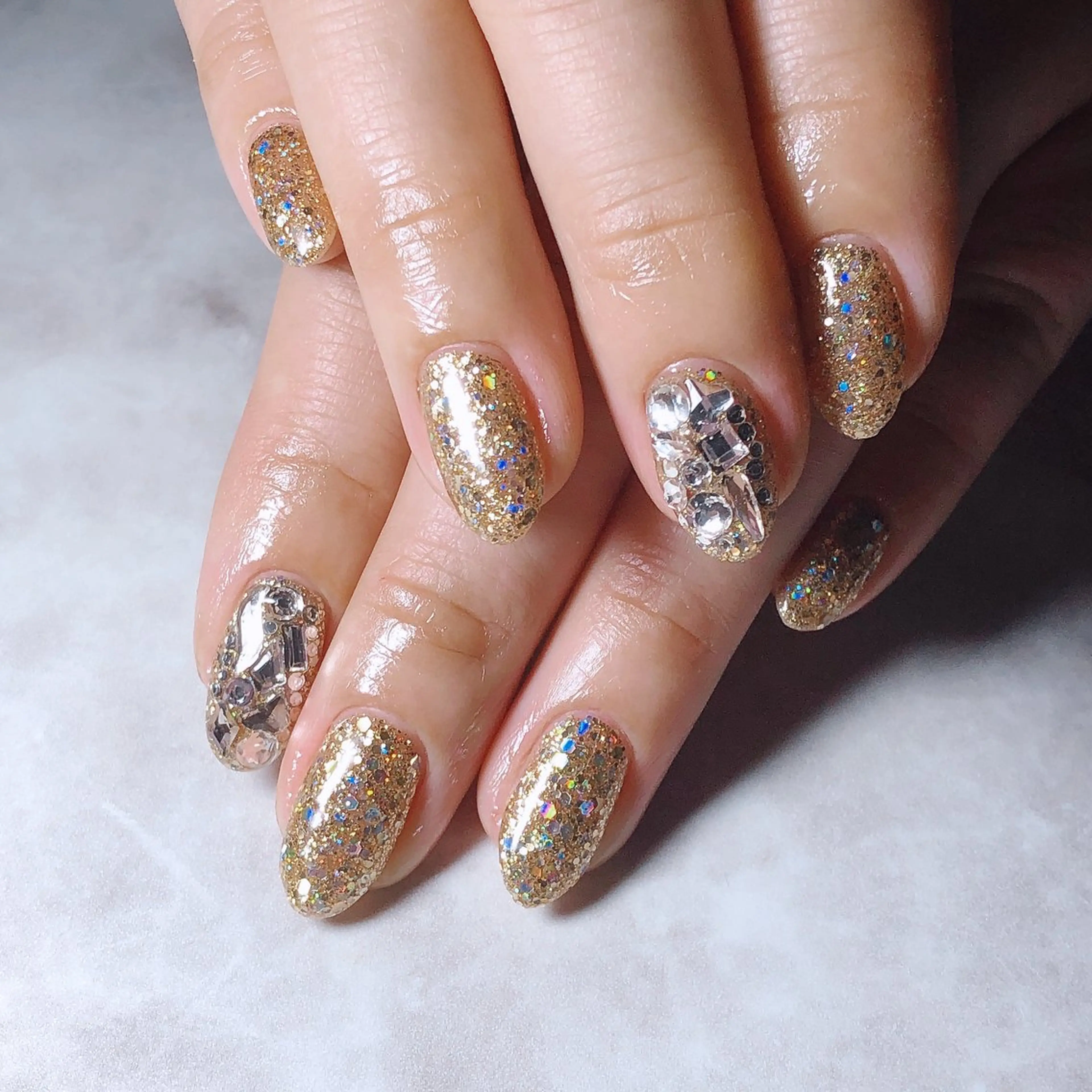 ネイル キラキラネイル Eyelash salon mee所属・小船 莉穂のネイルデザイン