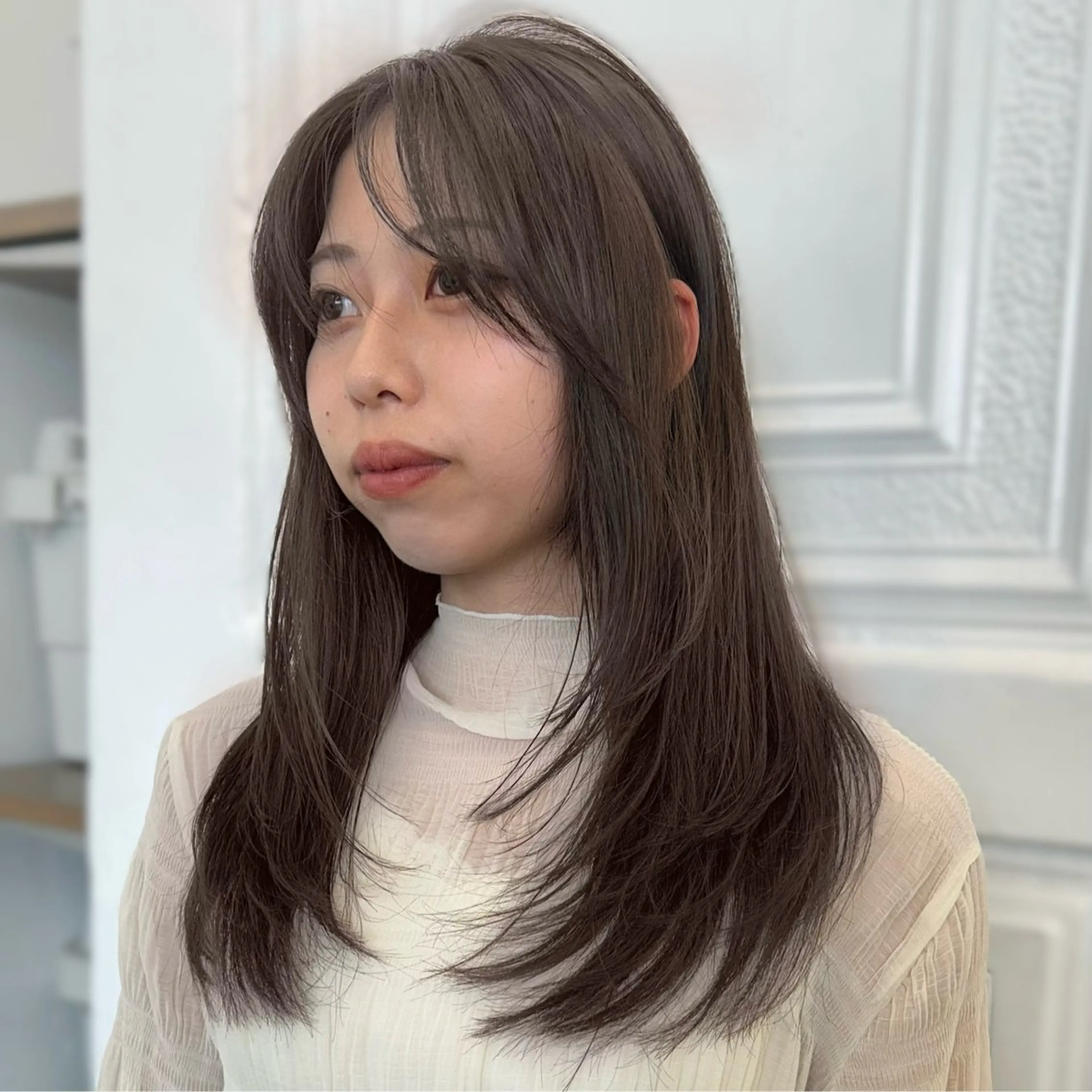 セミロング カラー 透明感カラー グレージュ このか/似合わせ/ 透明感/ダブルカラーのヘアスタイル