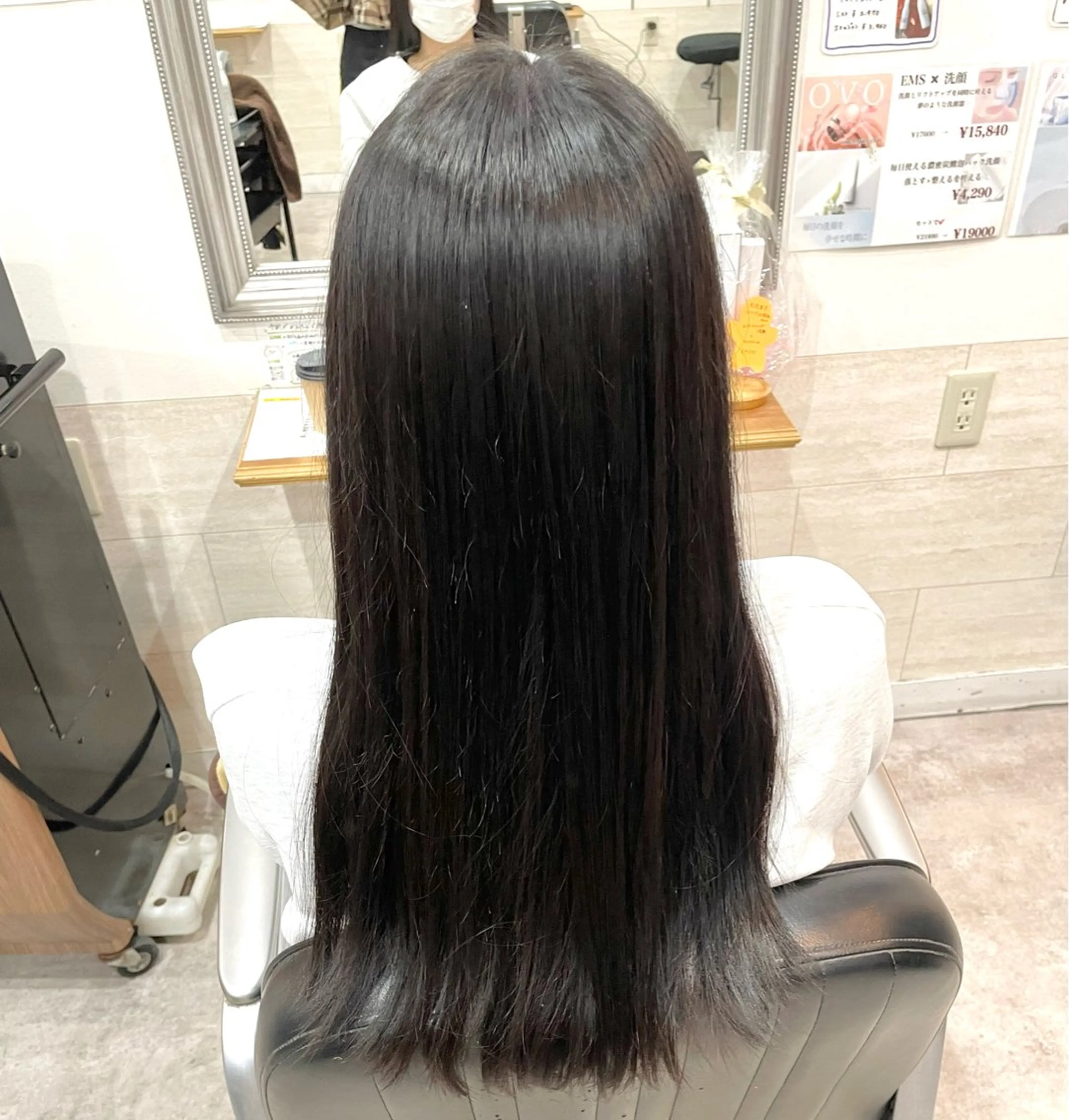 ロング カラー ヘアカラー 堀川 希歩のヘアスタイル