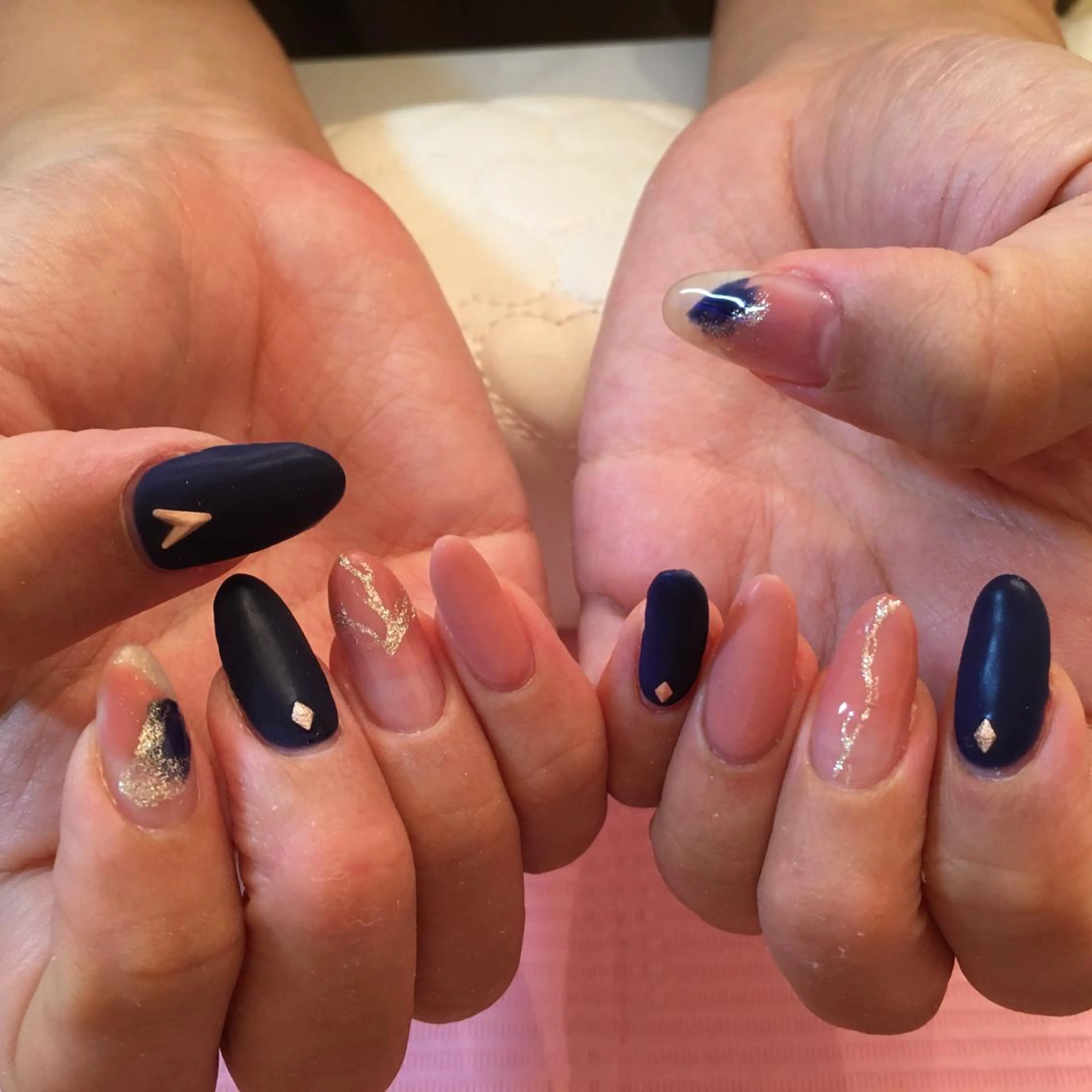 ネイル ゴールド マットネイル ニュアンスネイル ネイルサロン ショコラのネイルデザイン