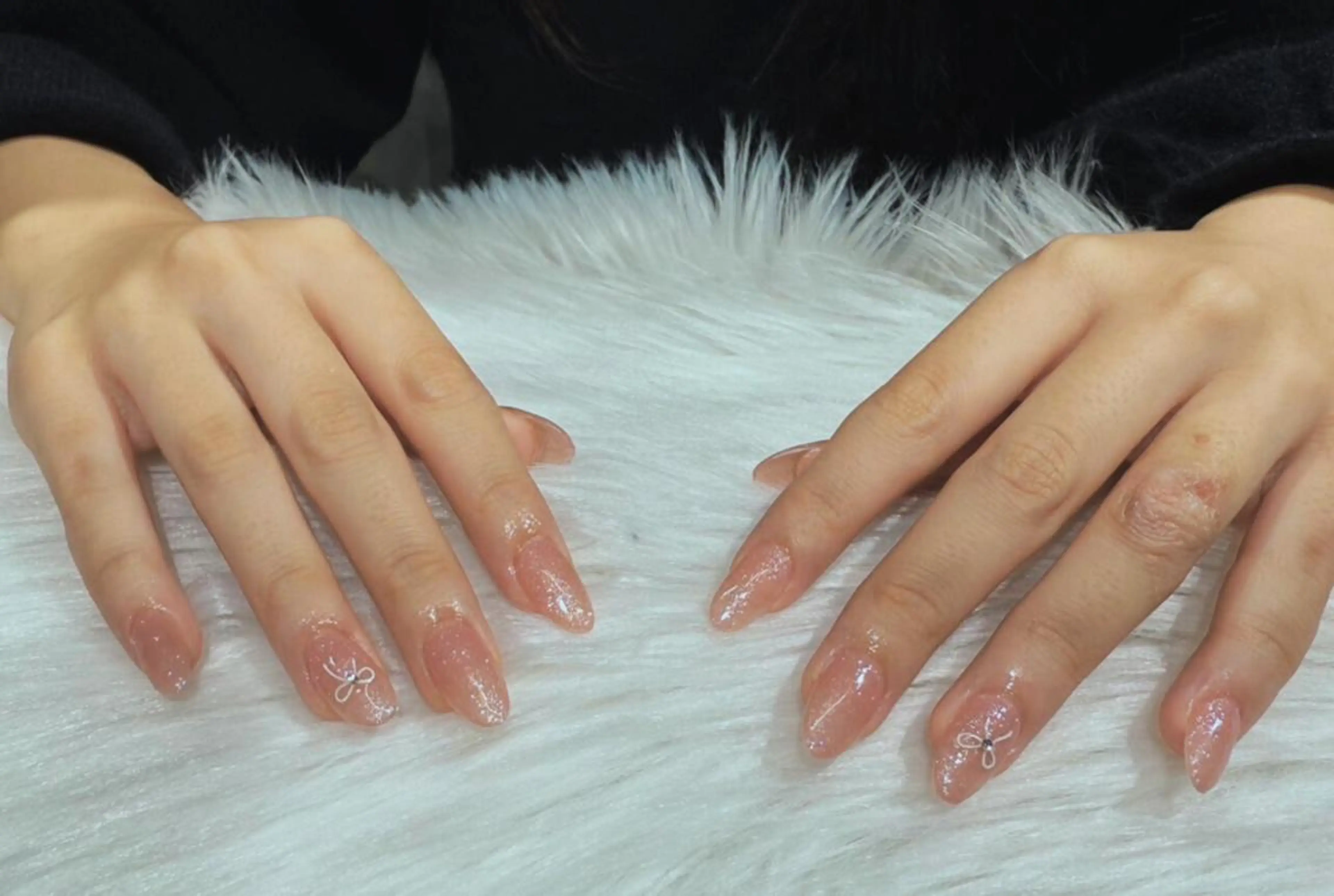 ネイル ラメ(グリッター) ワンカラーネイル リボン Salon chou chou所属・chouchou renaのネイルデザイン
