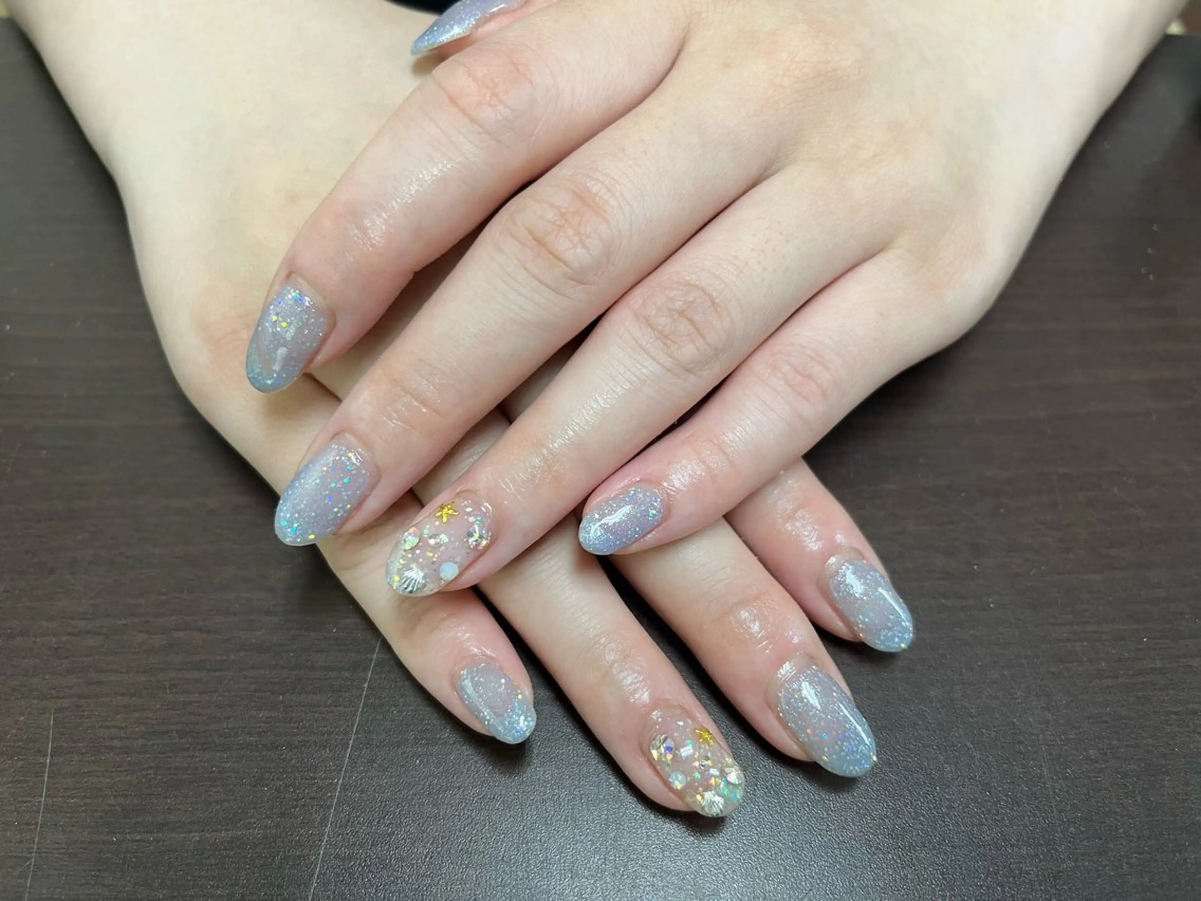 ネイル フットネイル フレンチネイル ジェルネイル ガラスフレンチ グラデーション ハンドネイル 二見 晴香のネイルデザイン