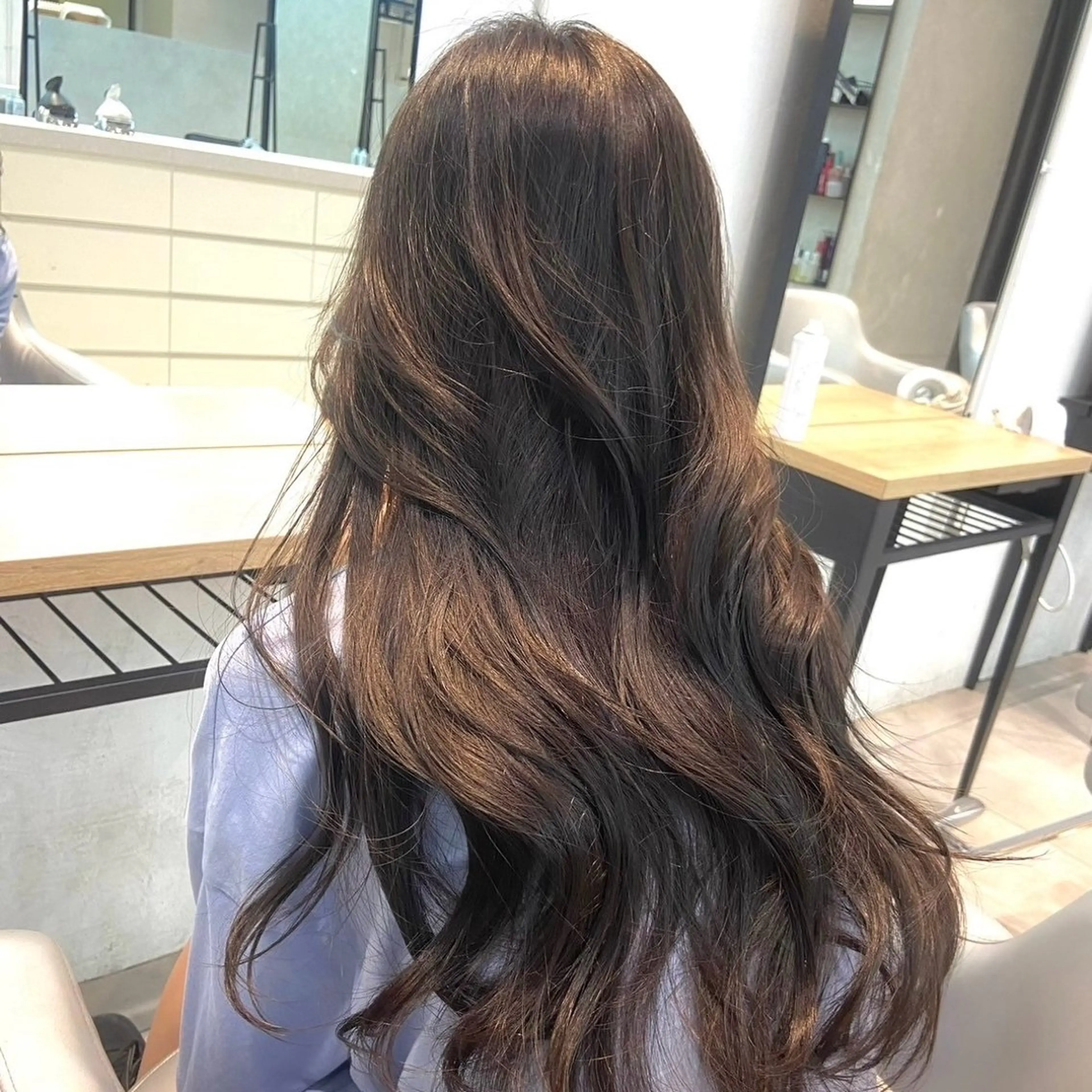 セミロング カラー ハイトーン/レイヤー /メンズパーマのヘアスタイル