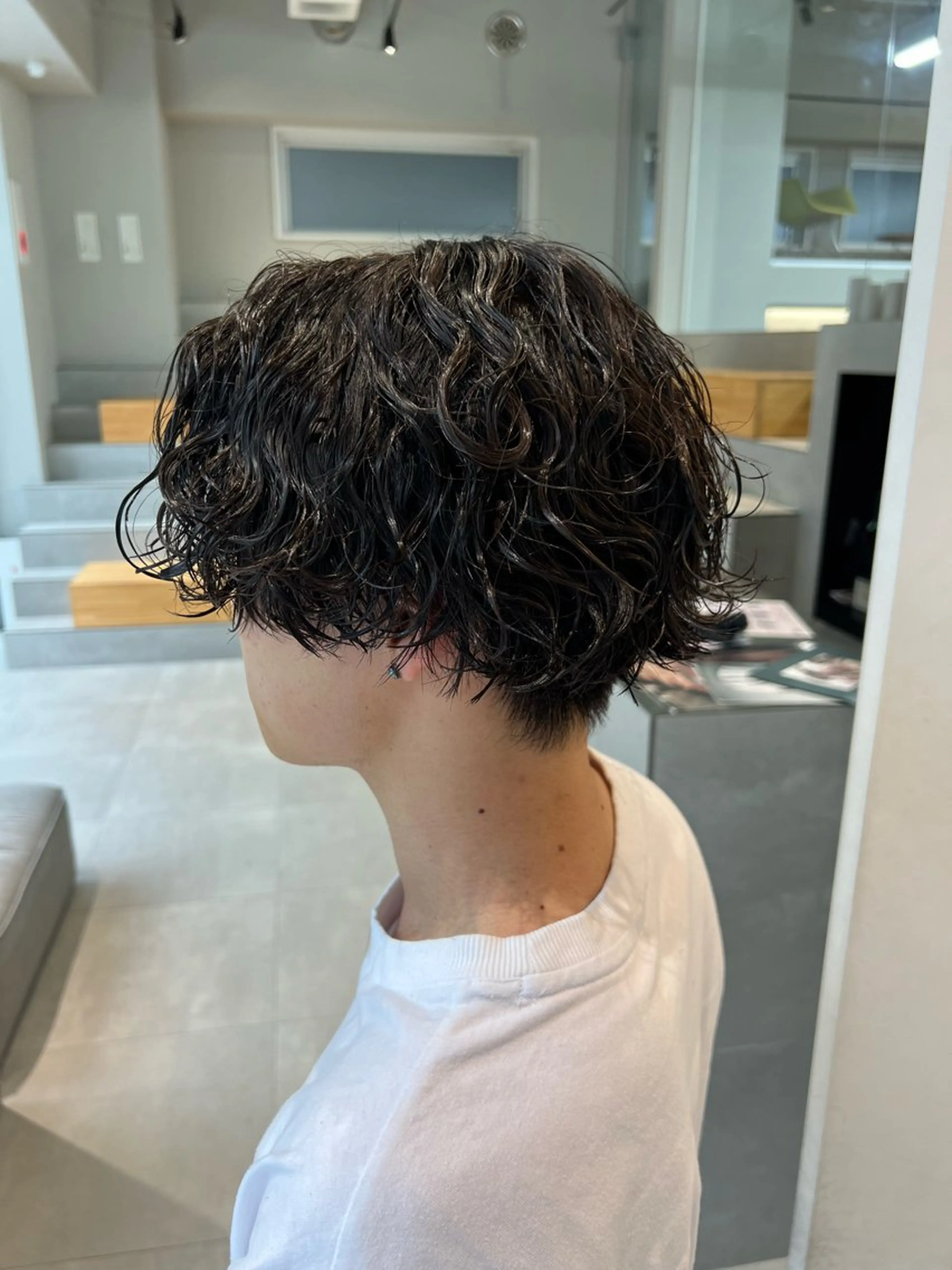 パーマ メンズ メンズパーマ 波巻きパーマ カット パーマ 当日予約OK レイヤーカット/艶髪のヘアスタイル