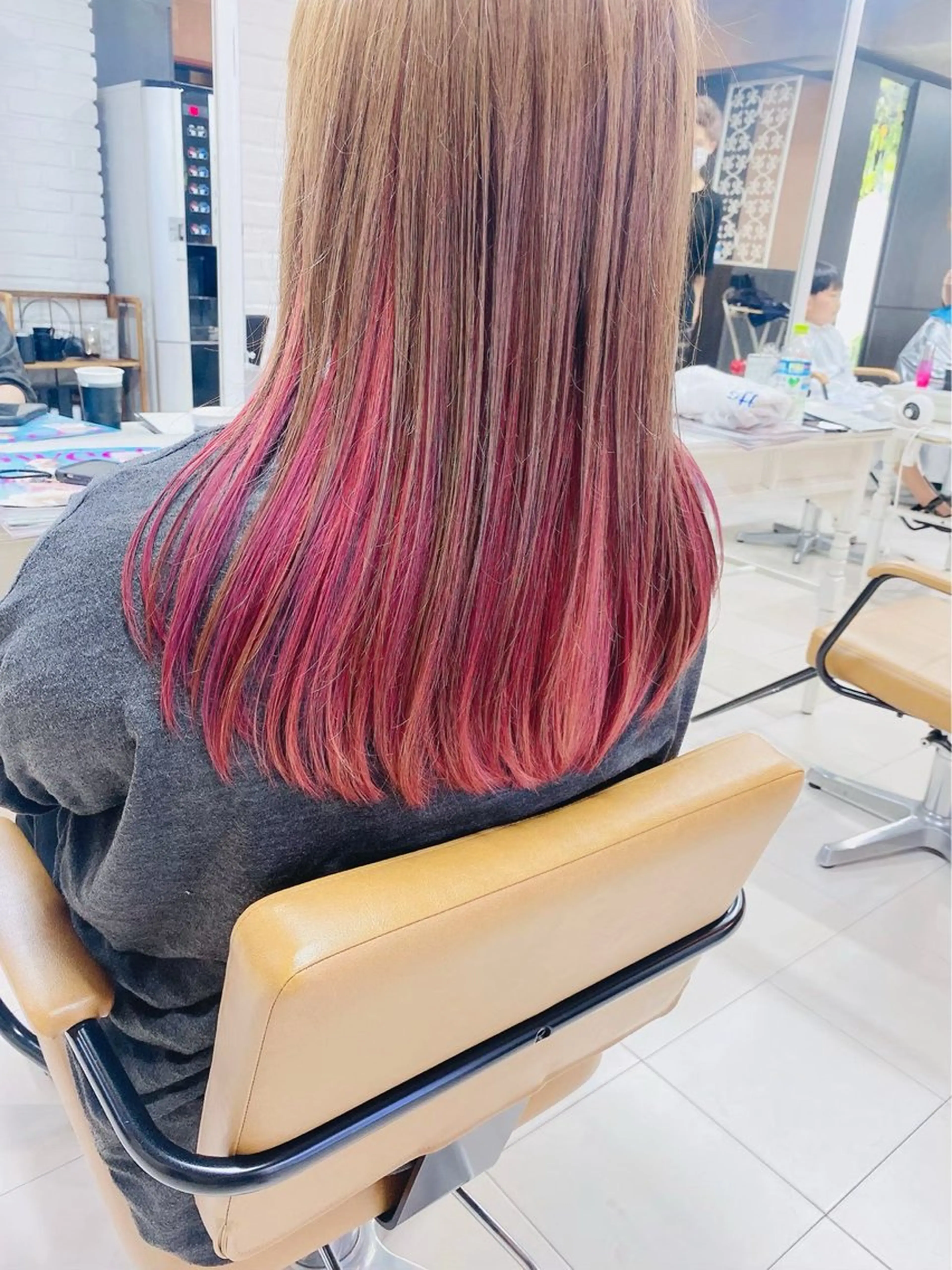 🌈💜似合わせカット+インナーカラー💜🌈の写真