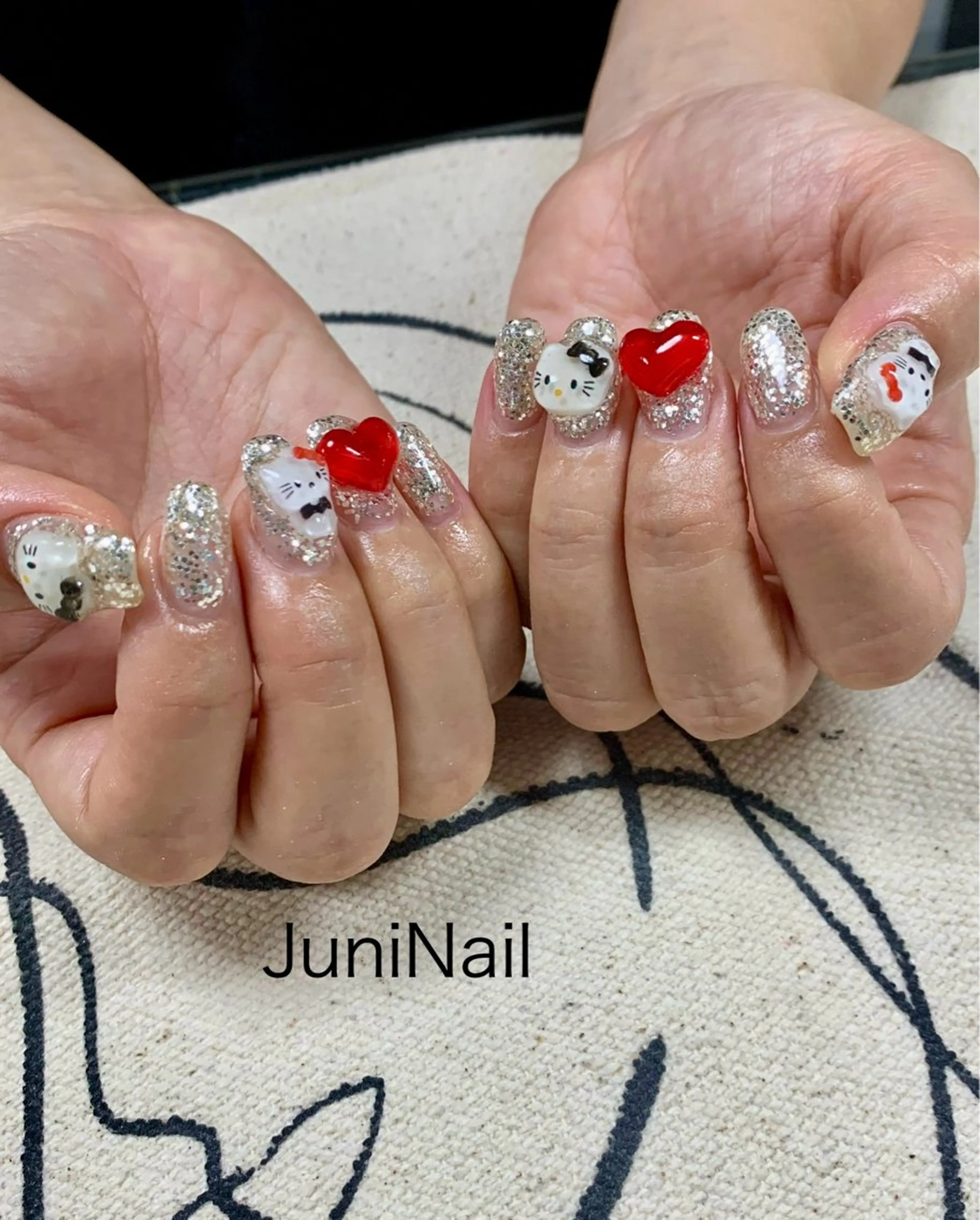 ネイル オーロラネイル クリアネイル 成人式 フラッシュネイル 氷ネイル・うるうるネイル ハンドネイル JuniNail 주니네일🇰🇷suのネイルデザイン