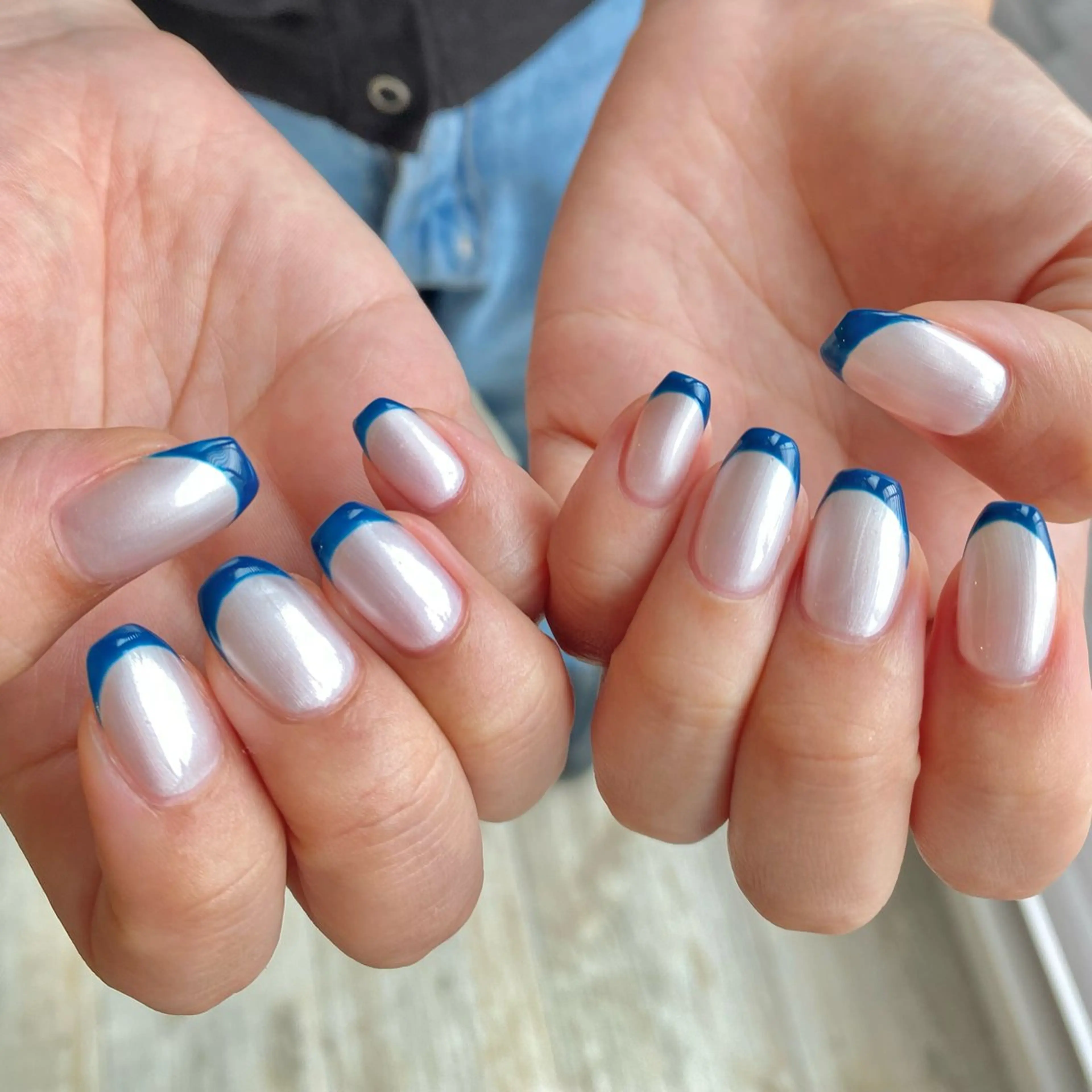 ネイル フレンチネイル ネイビー シンプルネイル ホワイト ハンドネイル Loca所属・nailsalon Locaのネイルデザイン