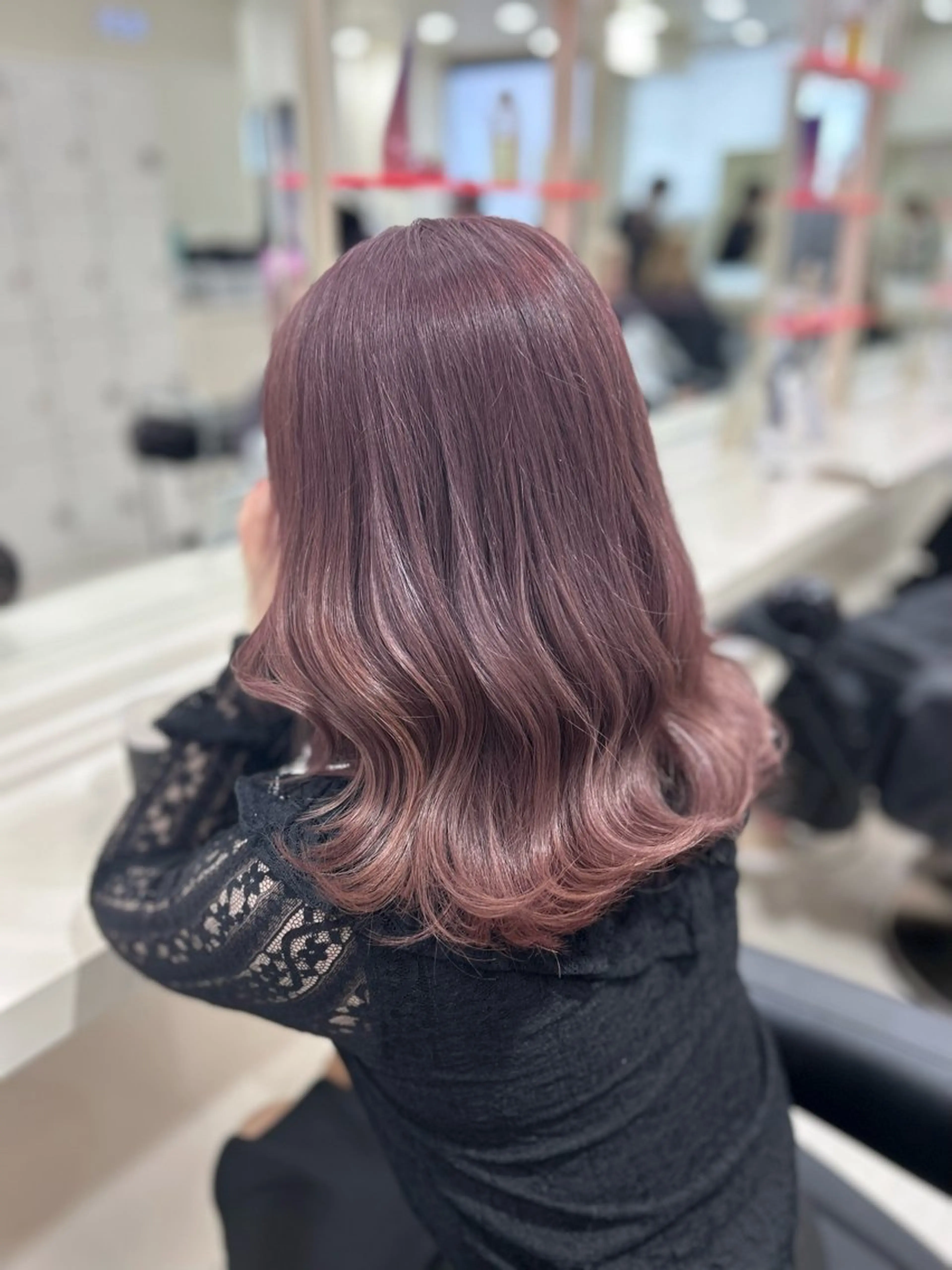 セミロング ヘアカラー トリートメント 🎀淡めモテカラー WAKANA🎀のヘアスタイル